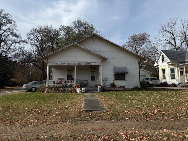 2023 N Robberson AVE, Springfield, MO 65803