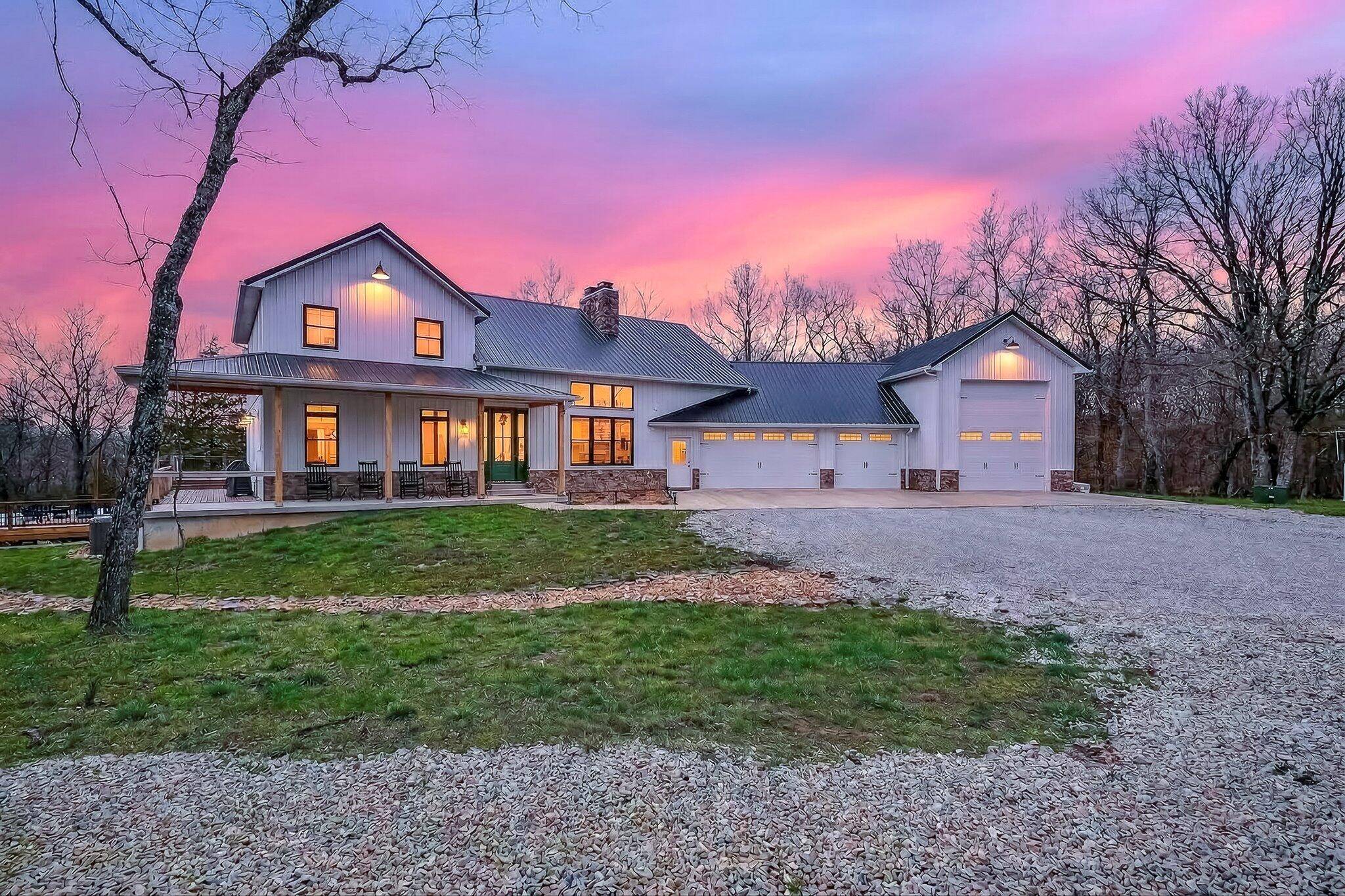 867 Thorpe RD, Elkland, MO 65644