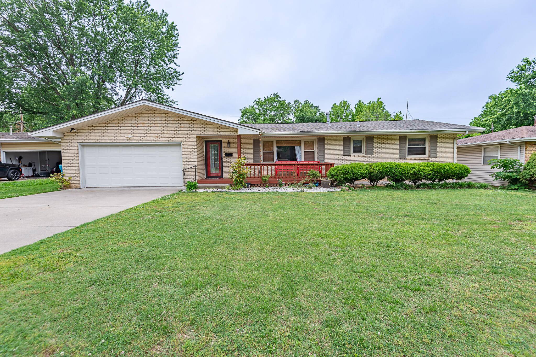 1036 E Edgewood ST, Springfield, MO 65807
