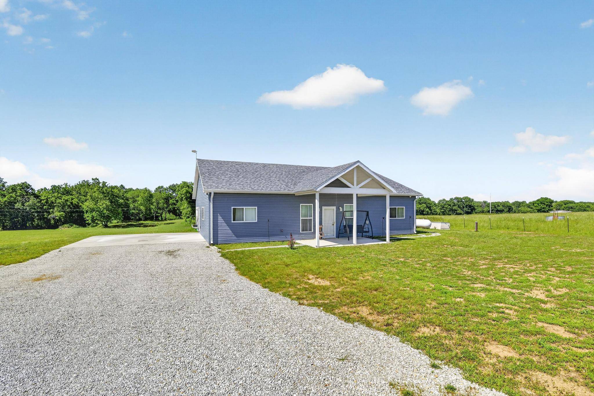 25385 U.S. 54, Walker, MO 64790