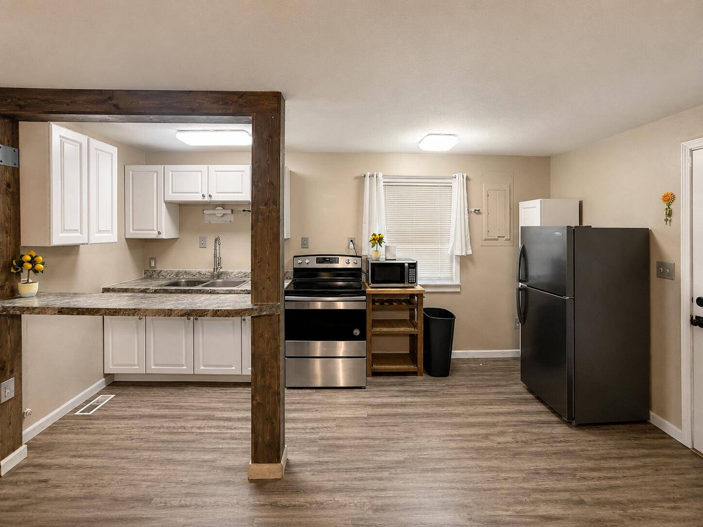 169 Presbyterian ST, Hollister, MO 65672