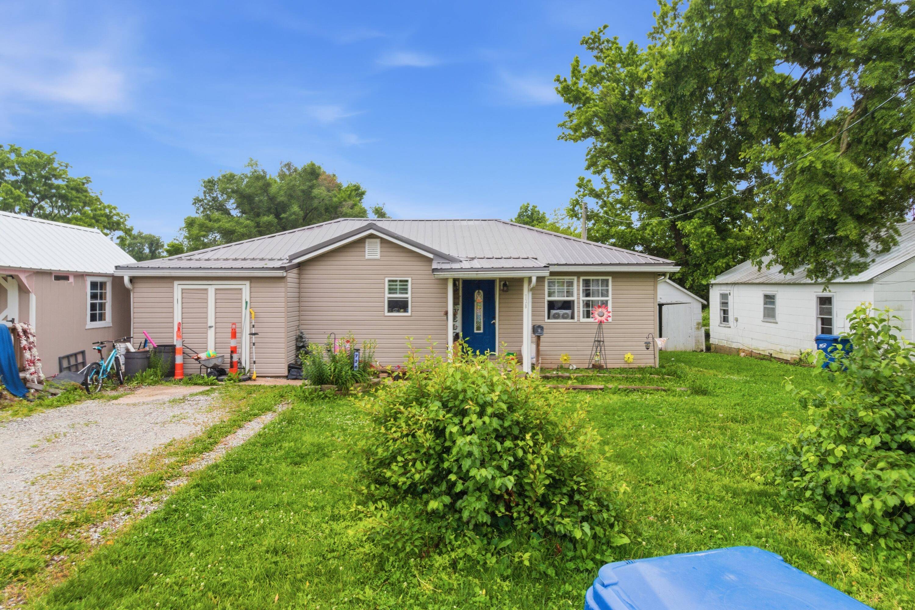 738 Dooley ST, Houston, MO 65483