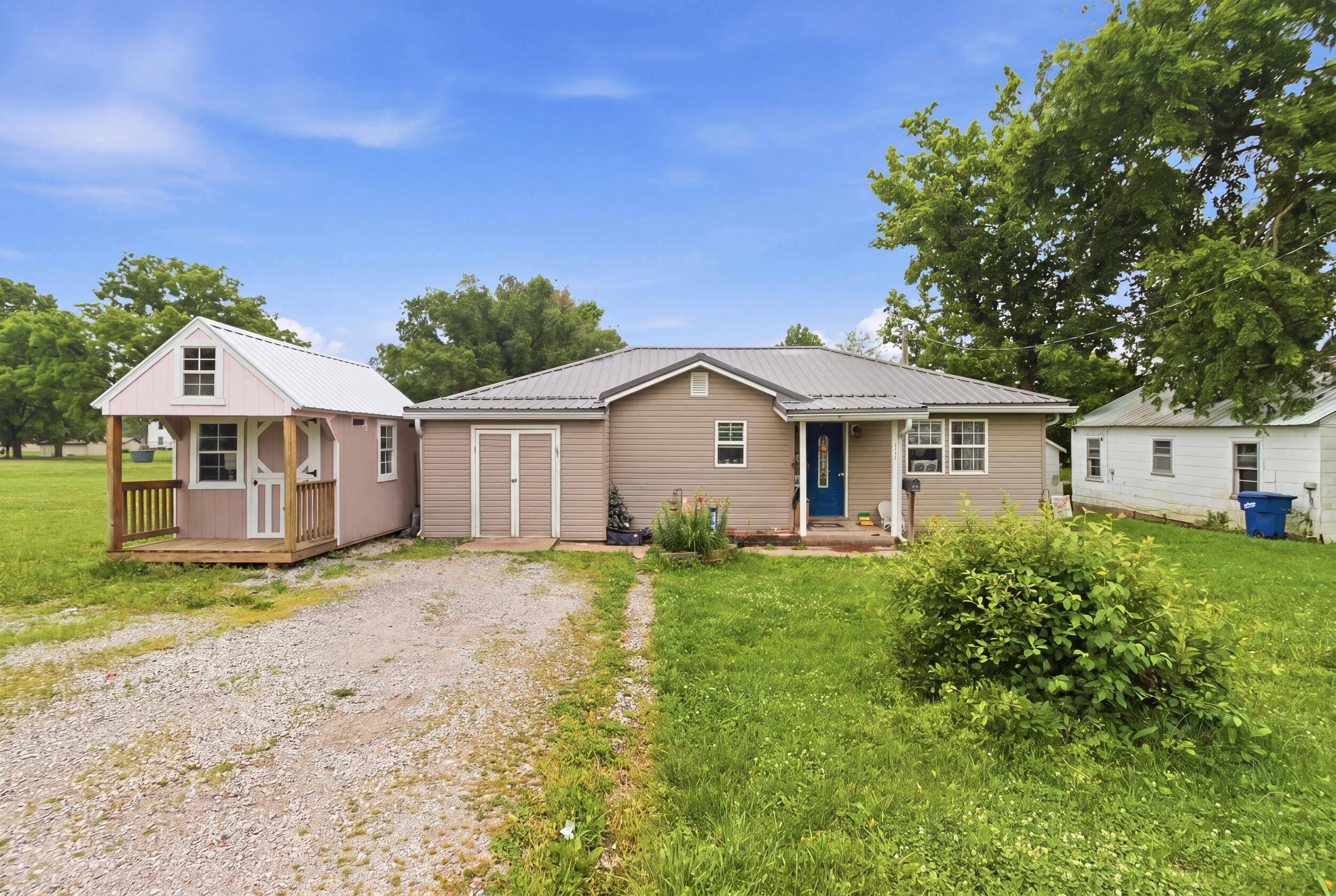 738 Dooley ST, Houston, MO 65483