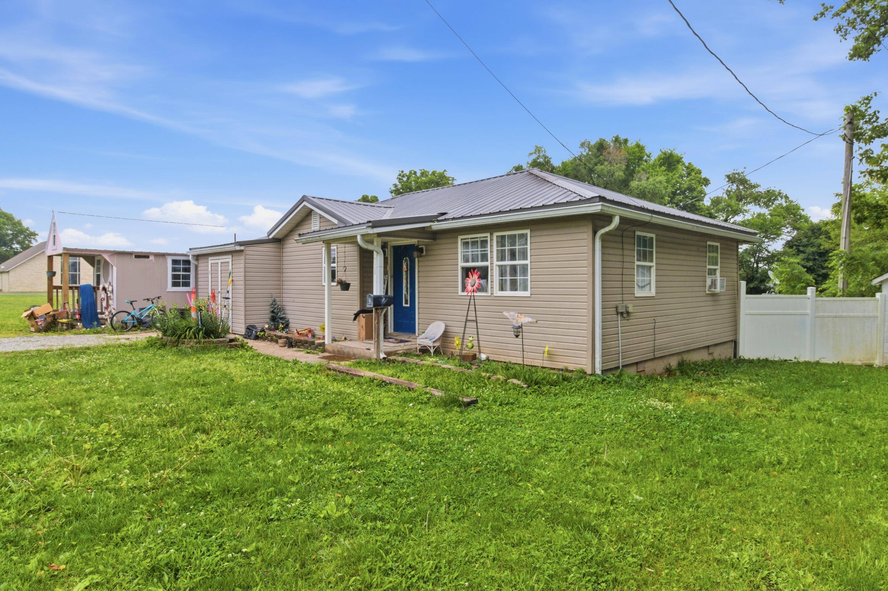 738 Dooley ST, Houston, MO 65483