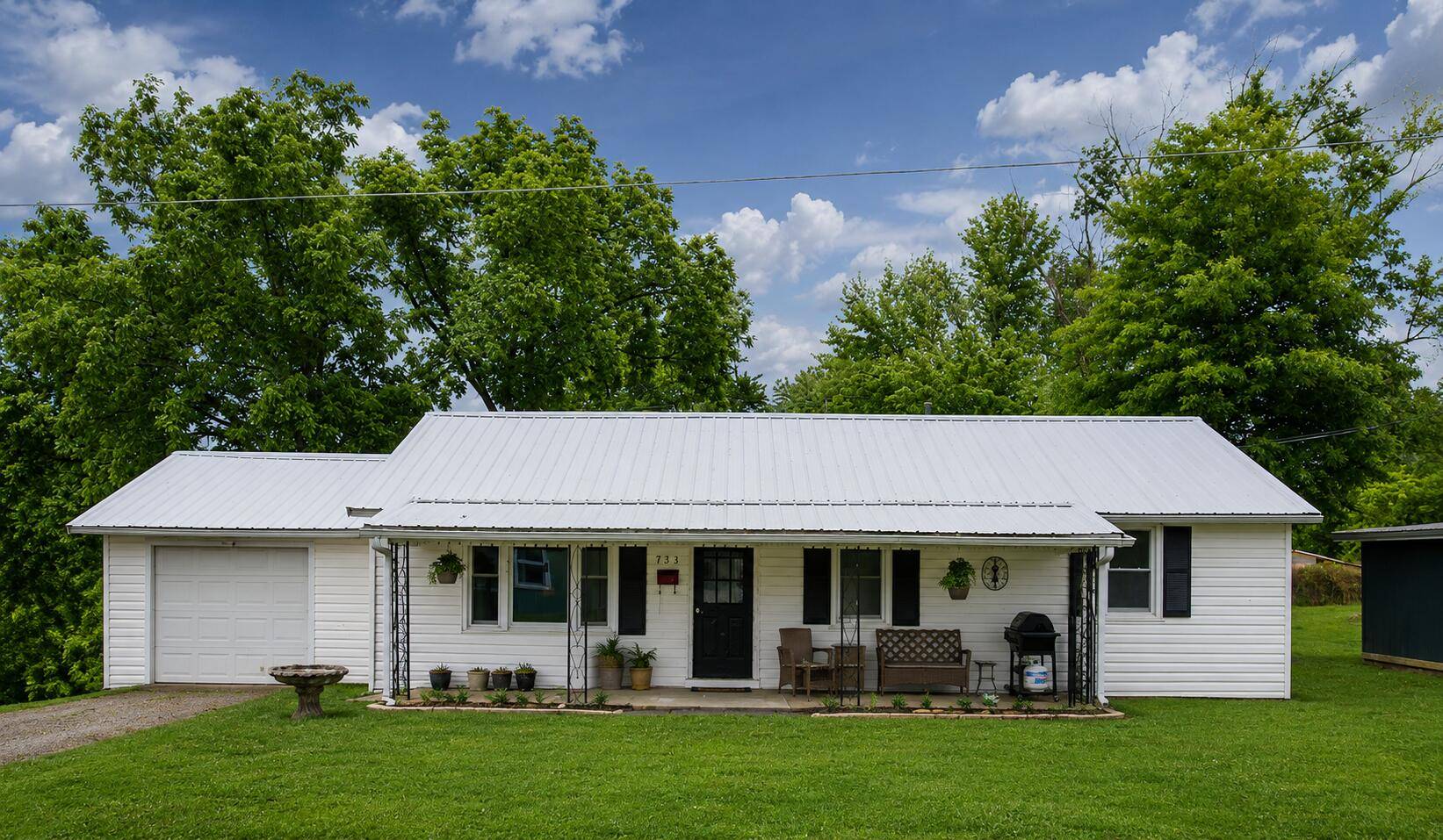 733 W North ST, Mountain Grove, MO 65711