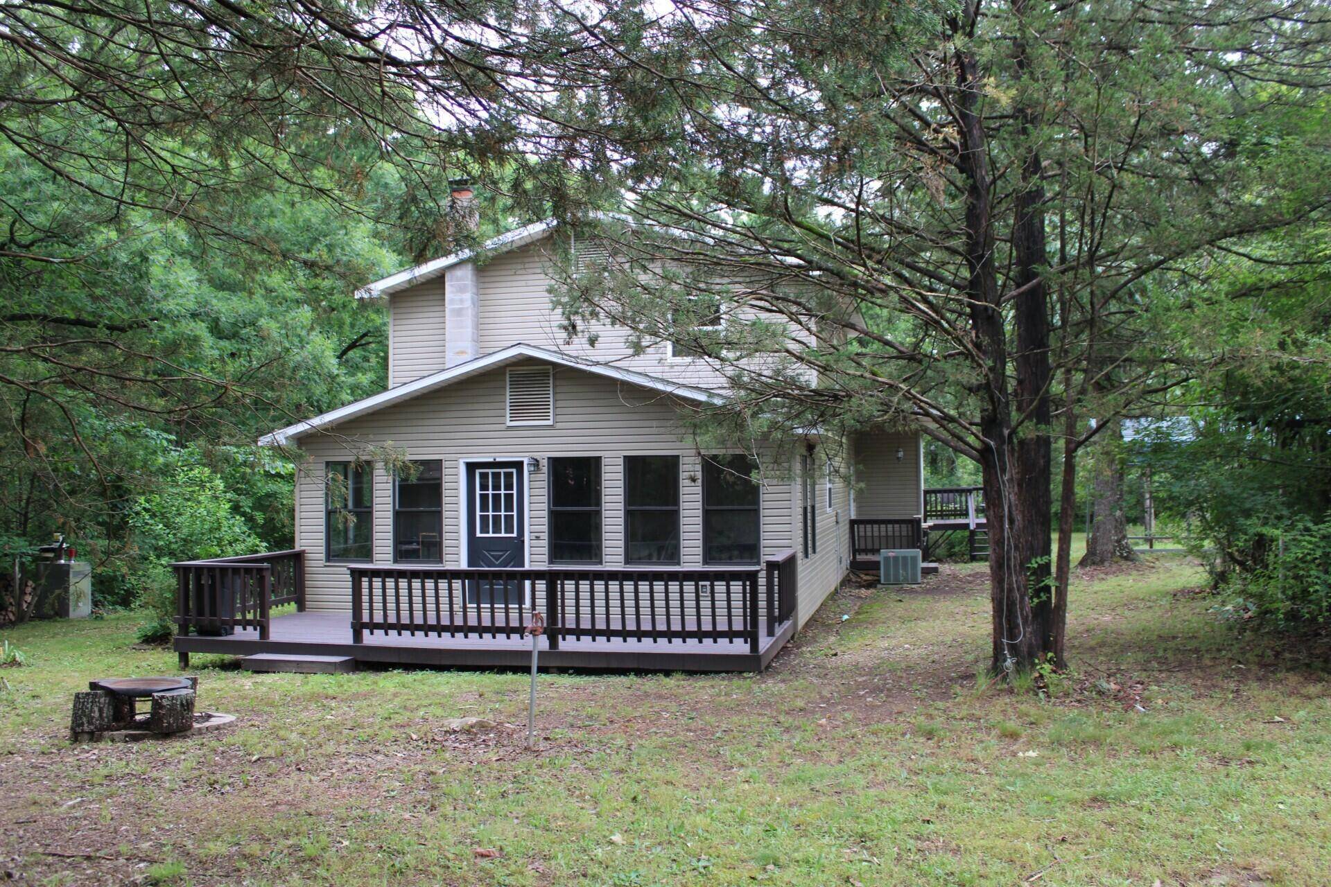 10058 County Road 8590, West Plains, MO 65775