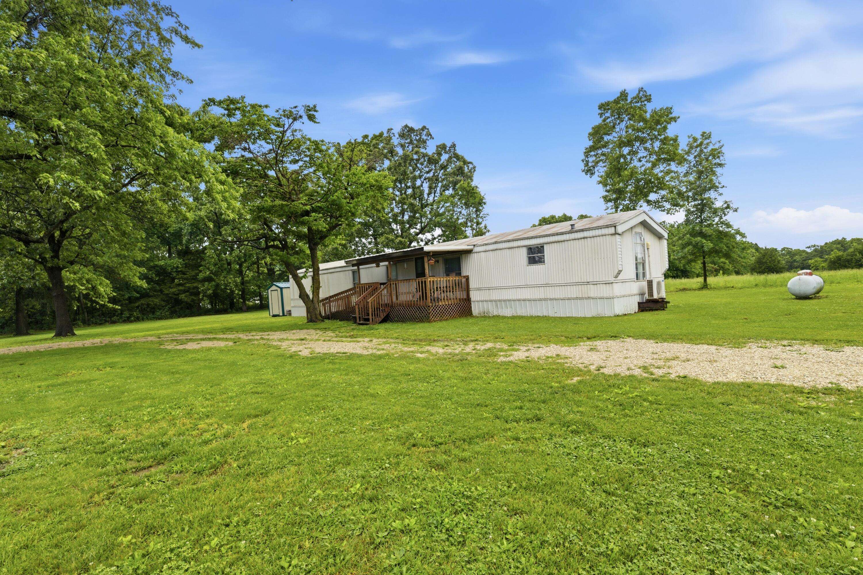 1919 Burnett RD, Seymour, MO 65746