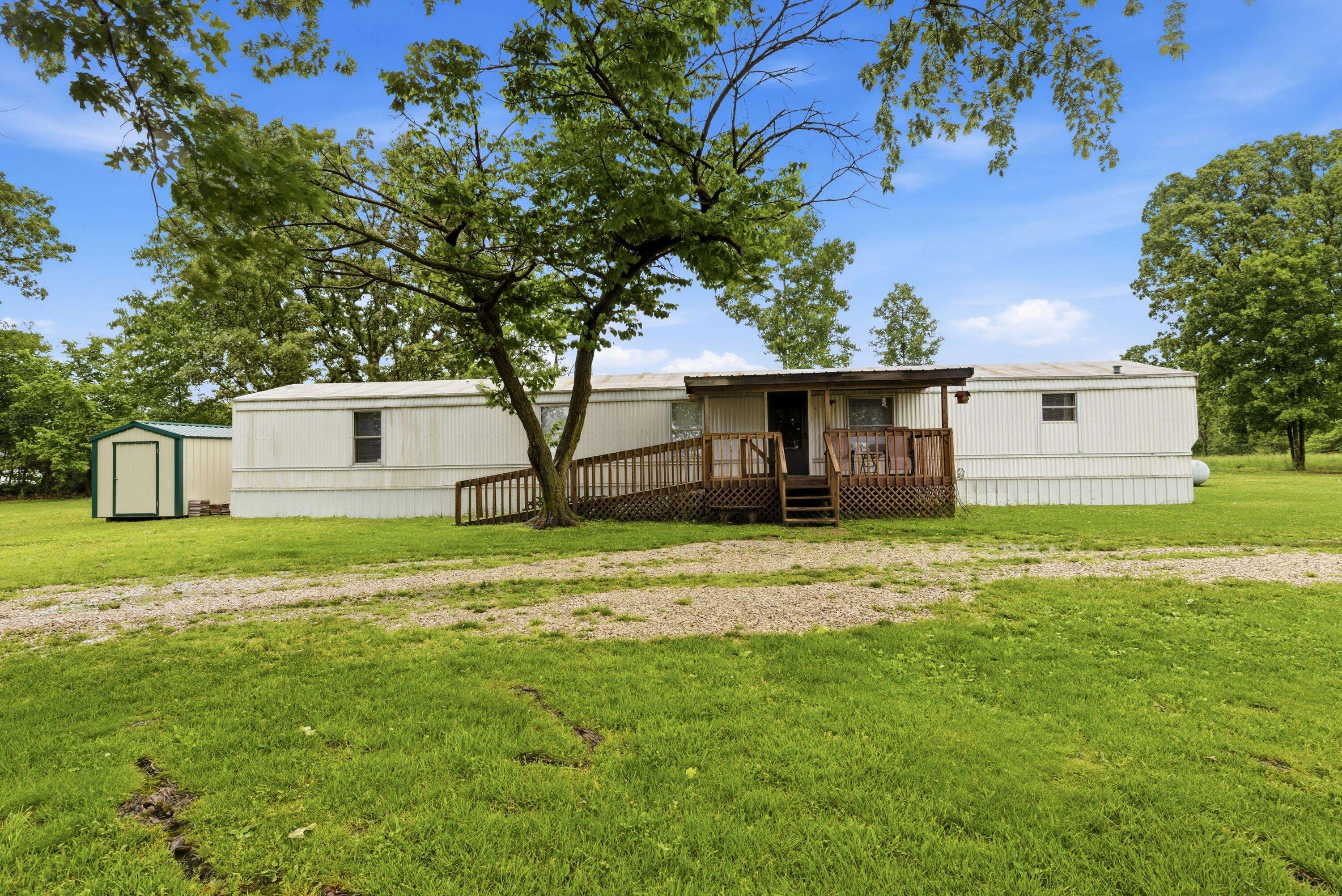1919 Burnett RD, Seymour, MO 65746