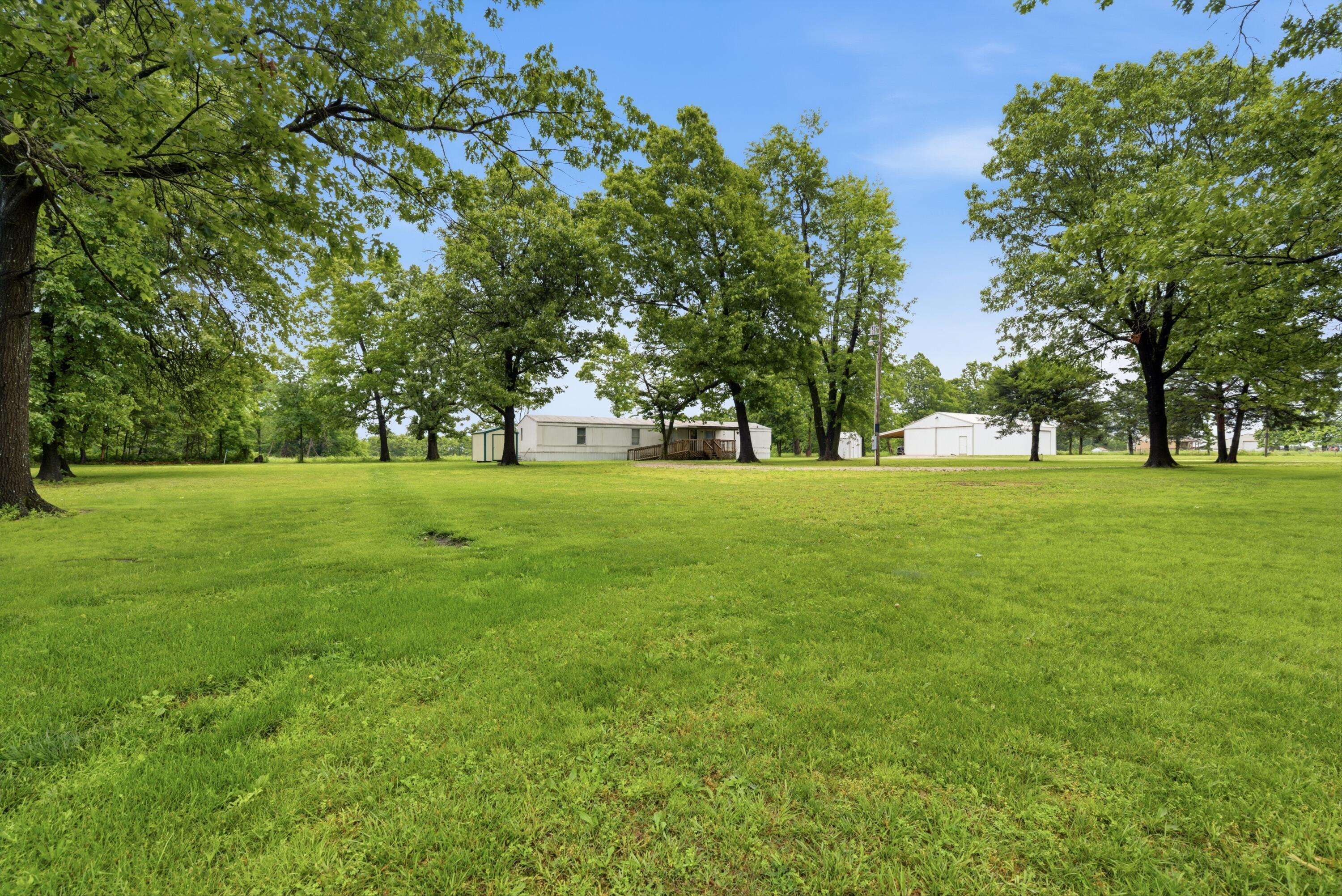 1919 Burnett RD, Seymour, MO 65746