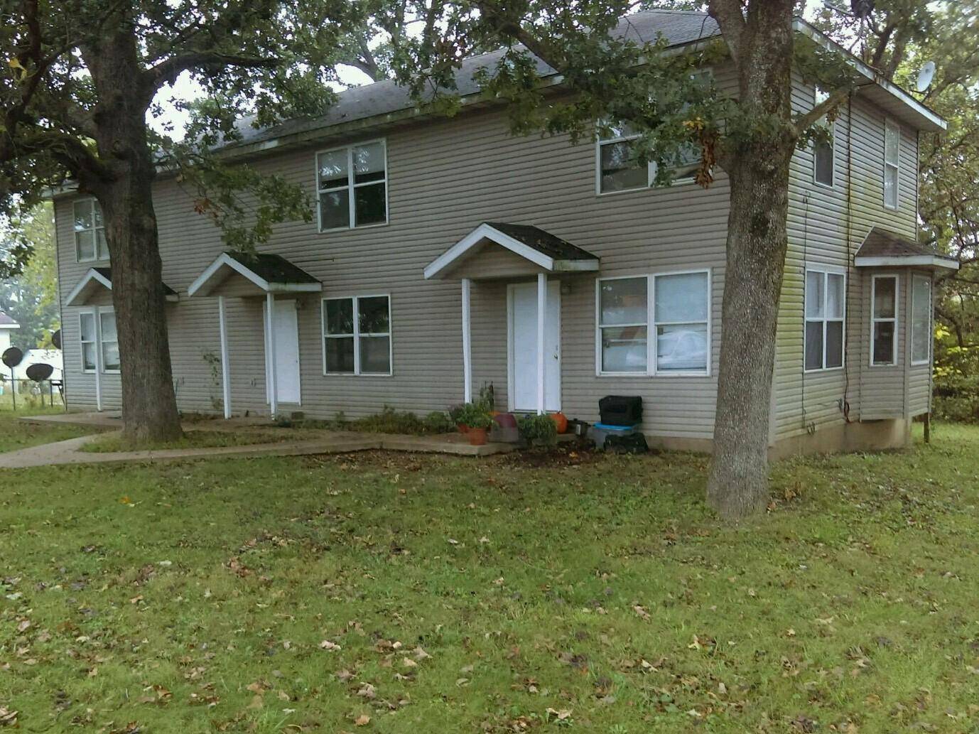 217 & 219 N Main ST, Conway, MO 65632