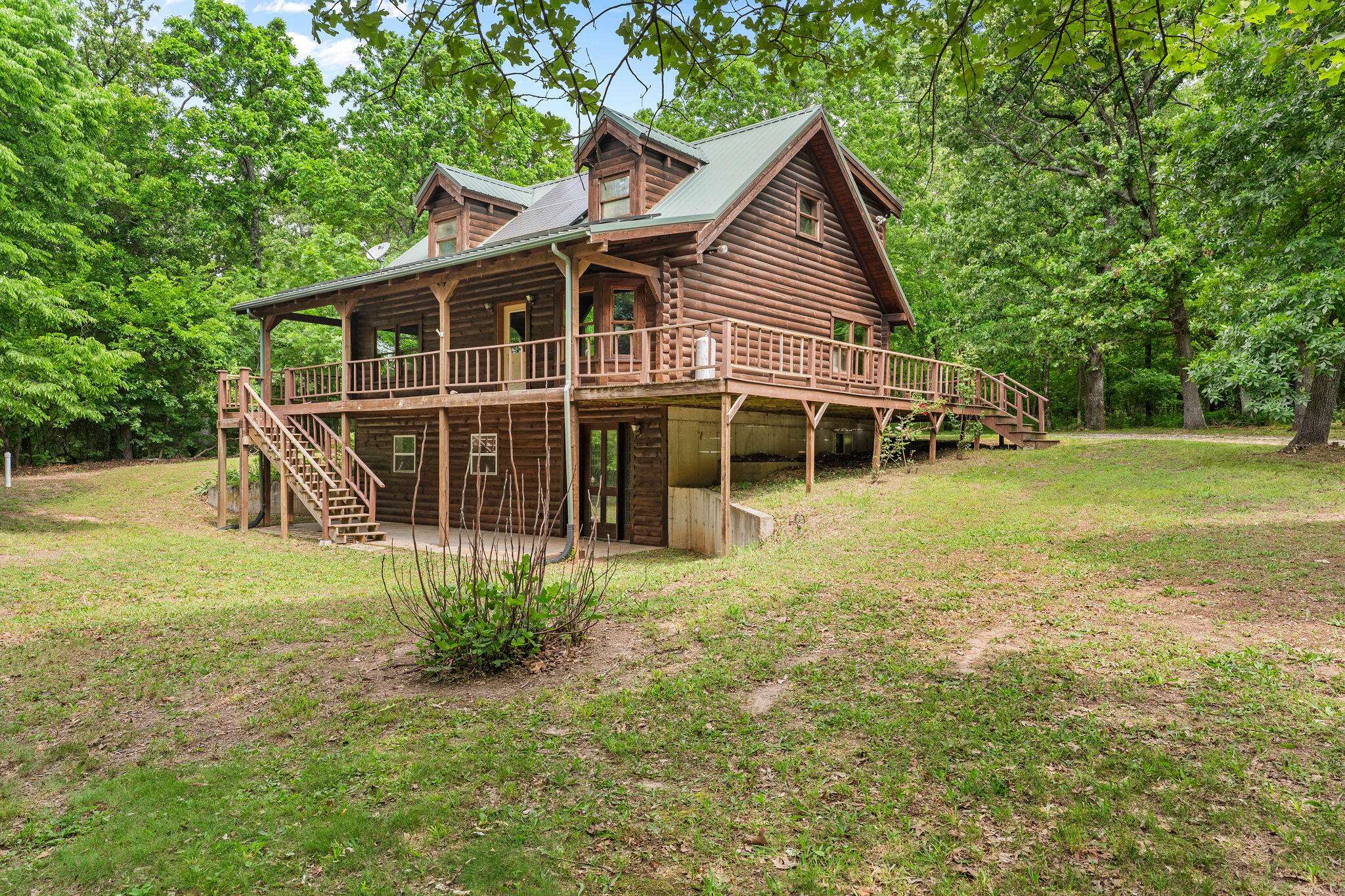 21643 Lawrence 1040, Pierce City, MO 65723