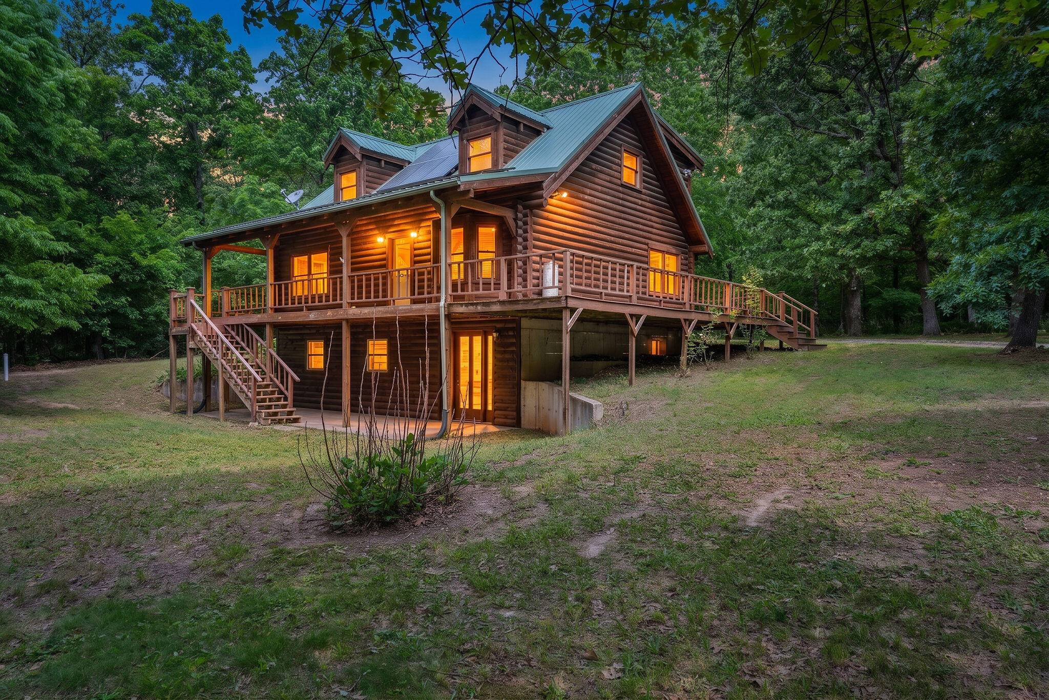 21643 Lawrence 1040, Pierce City, MO 65723