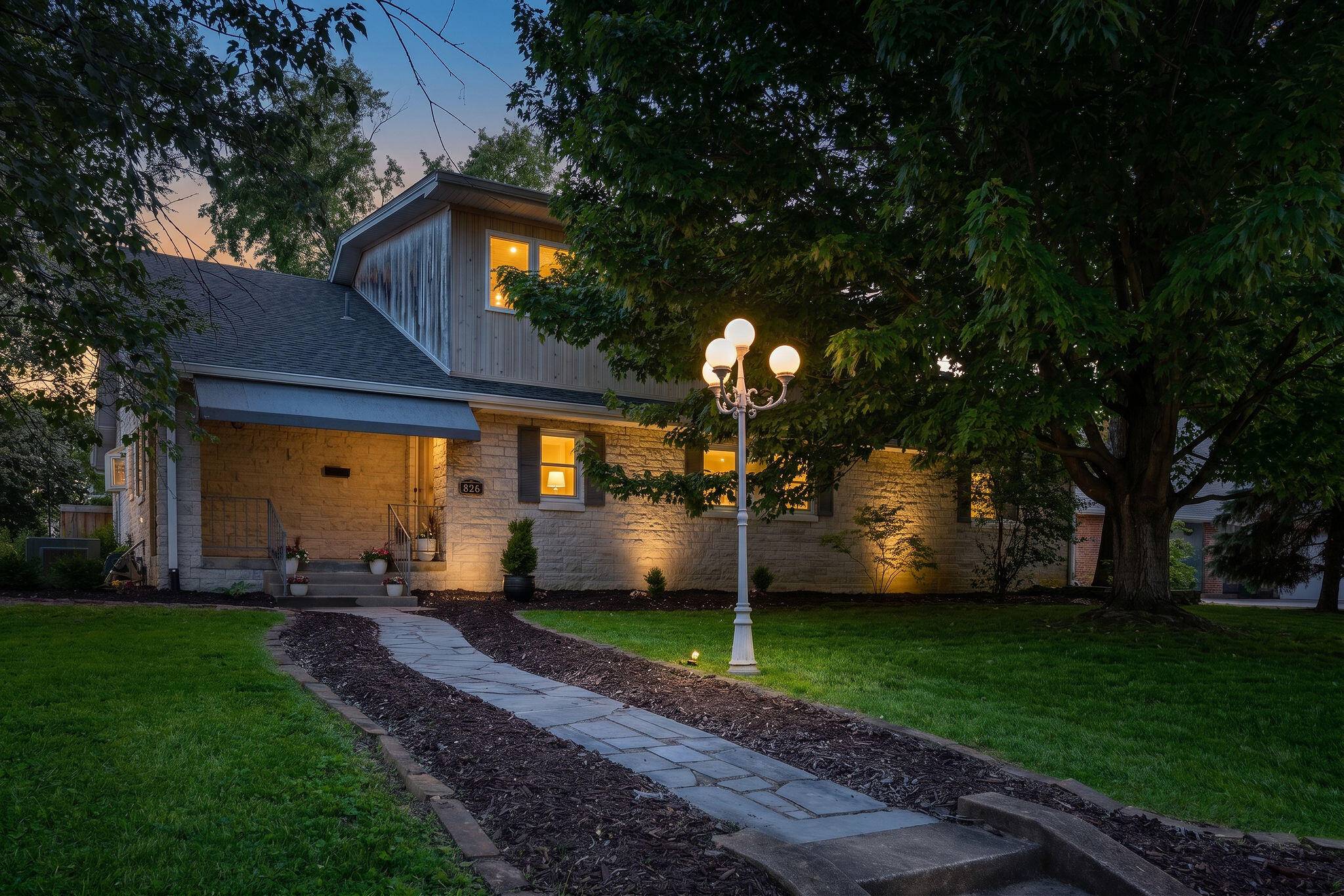 826 E Portland ST, Springfield, MO 65807