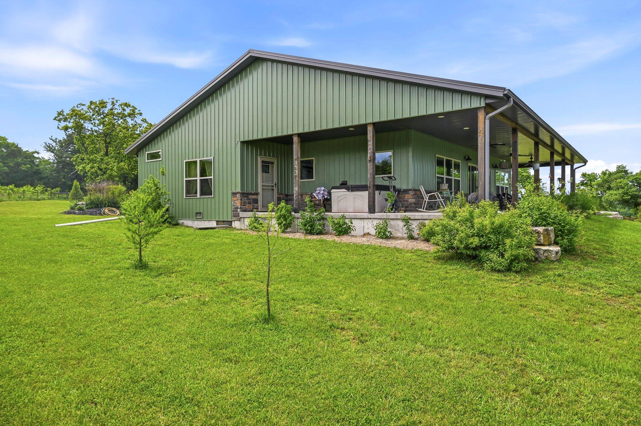 11830 Farm Road 1195, Aurora, MO 65605