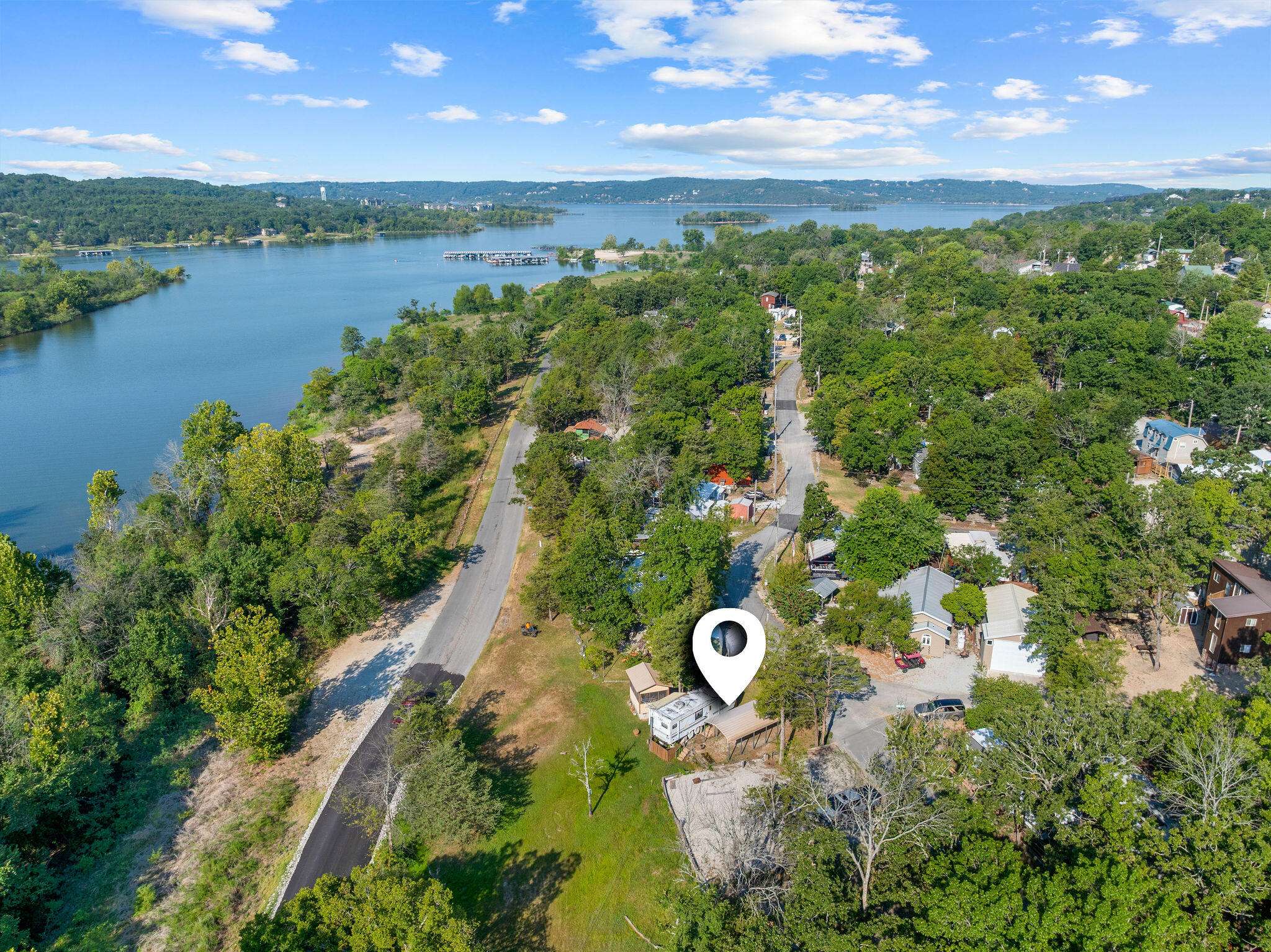 526 Jellystone AVE, Hollister, MO 65672
