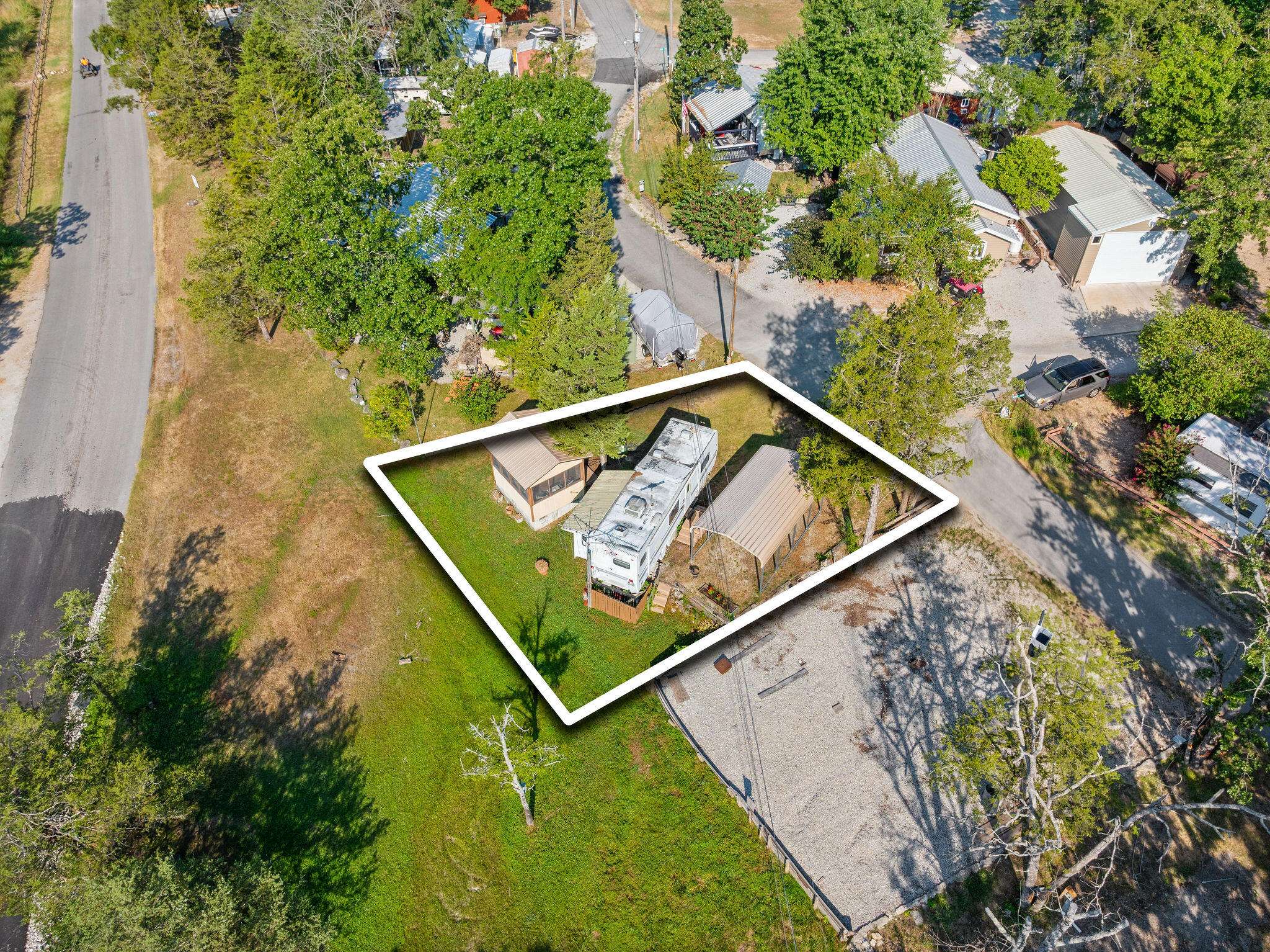 526 Jellystone AVE, Hollister, MO 65672