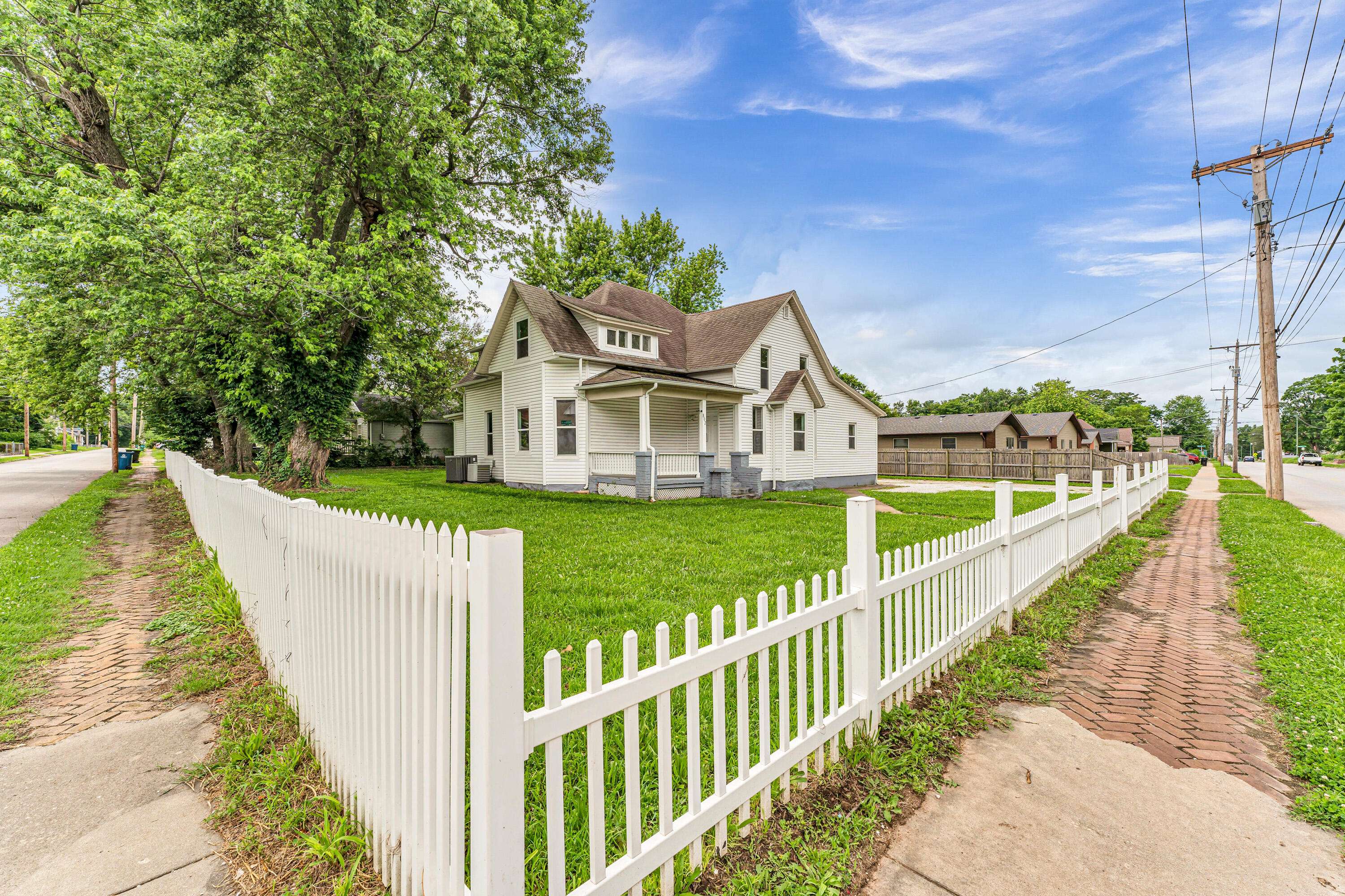 802 W Mount Vernon ST, Springfield, MO 65806