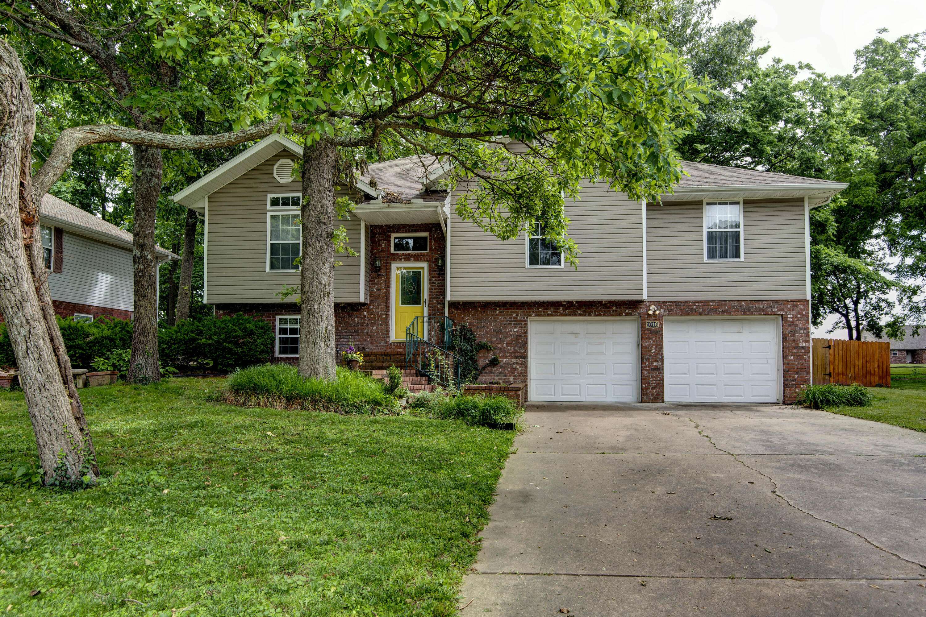 1016 Daniels ST, Aurora, MO 65605