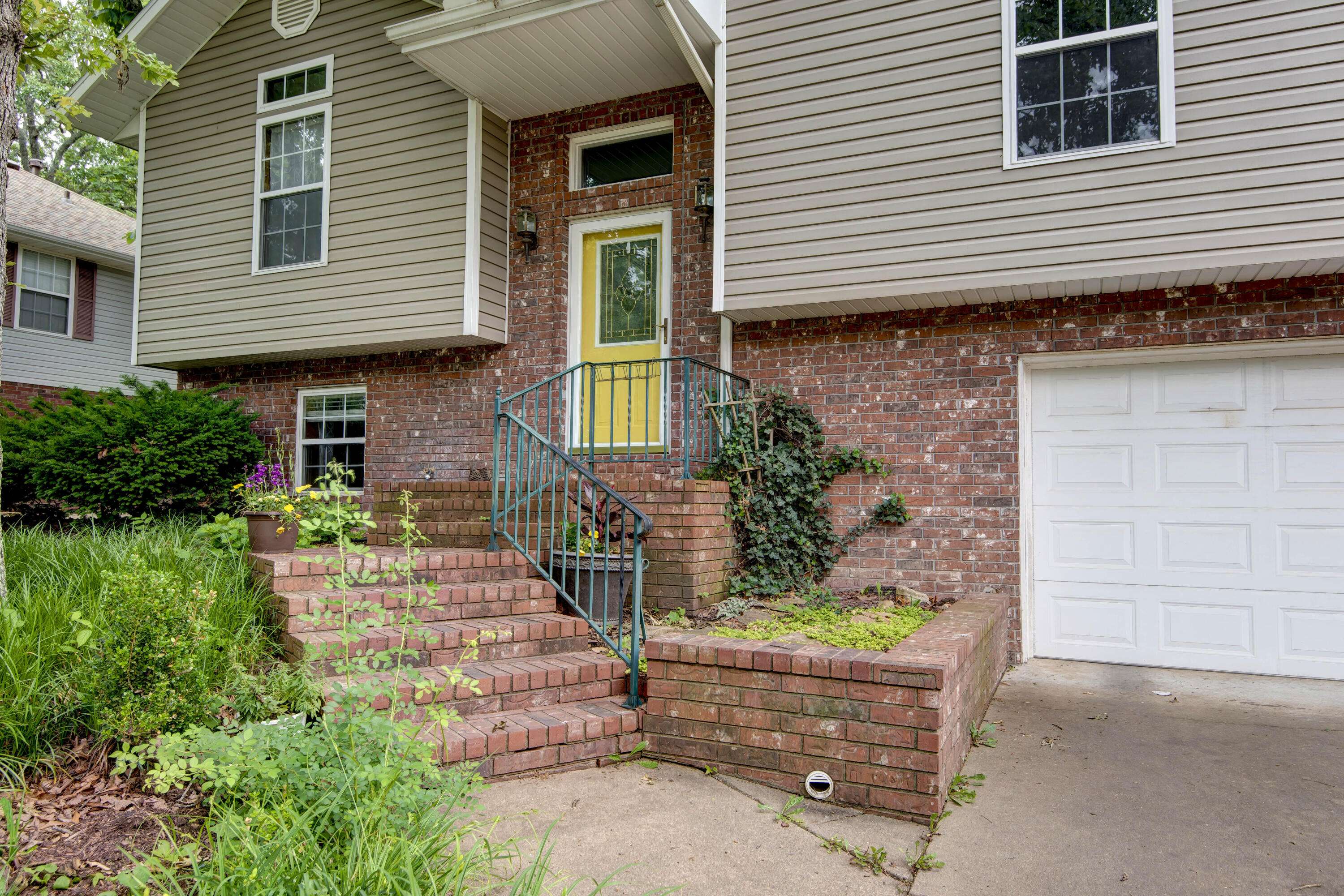 1016 Daniels ST, Aurora, MO 65605