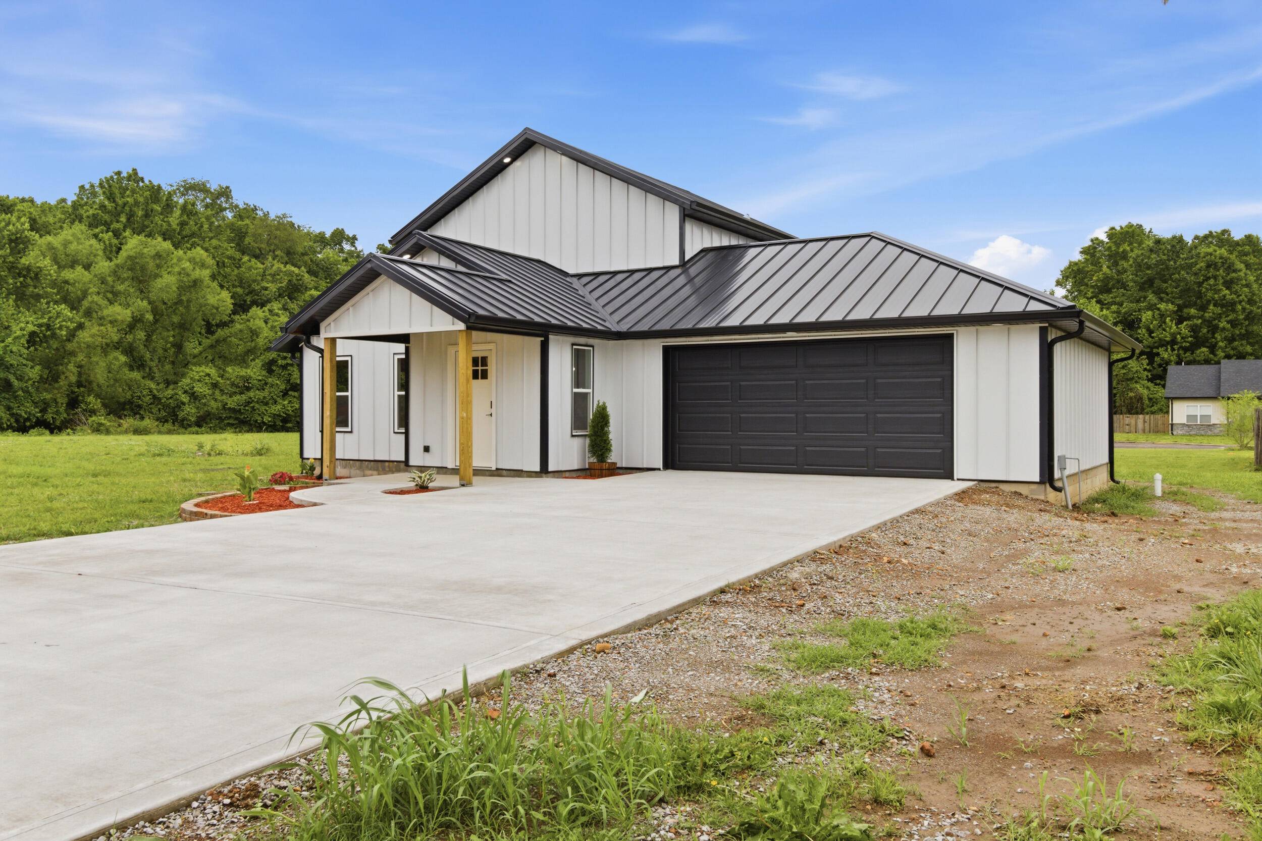 206 Travis ST, Monett, MO 65708
