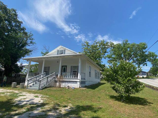 199 School ST, Forsyth, MO 65653