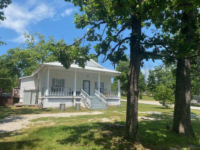 199 School ST, Forsyth, MO 65653