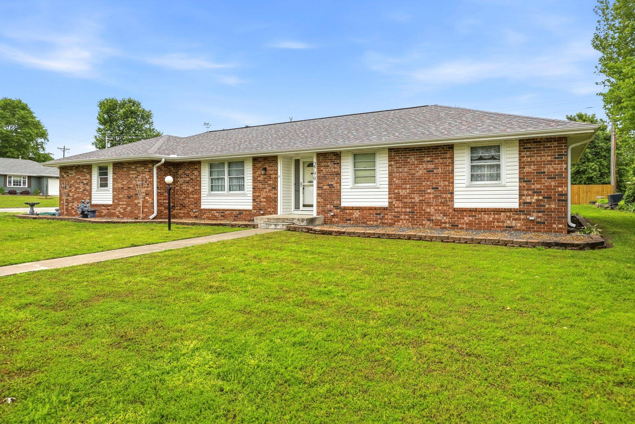 2799 W Camino Alto ST, Springfield, MO 65810