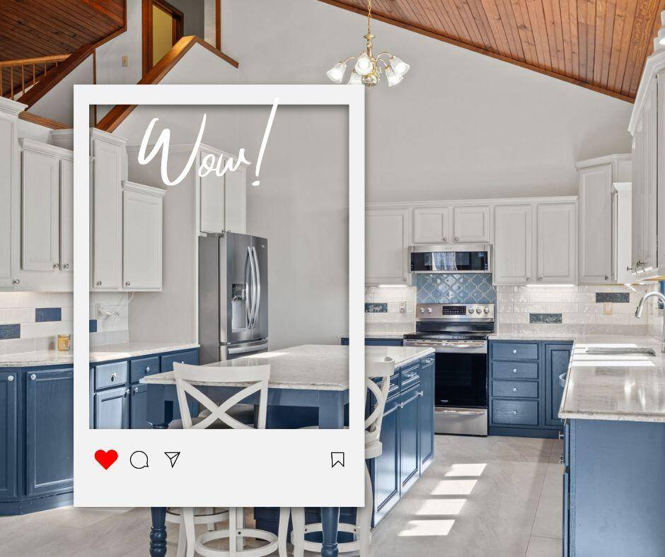1052 Broken Arrow Estates RD, Lampe, MO 65681
