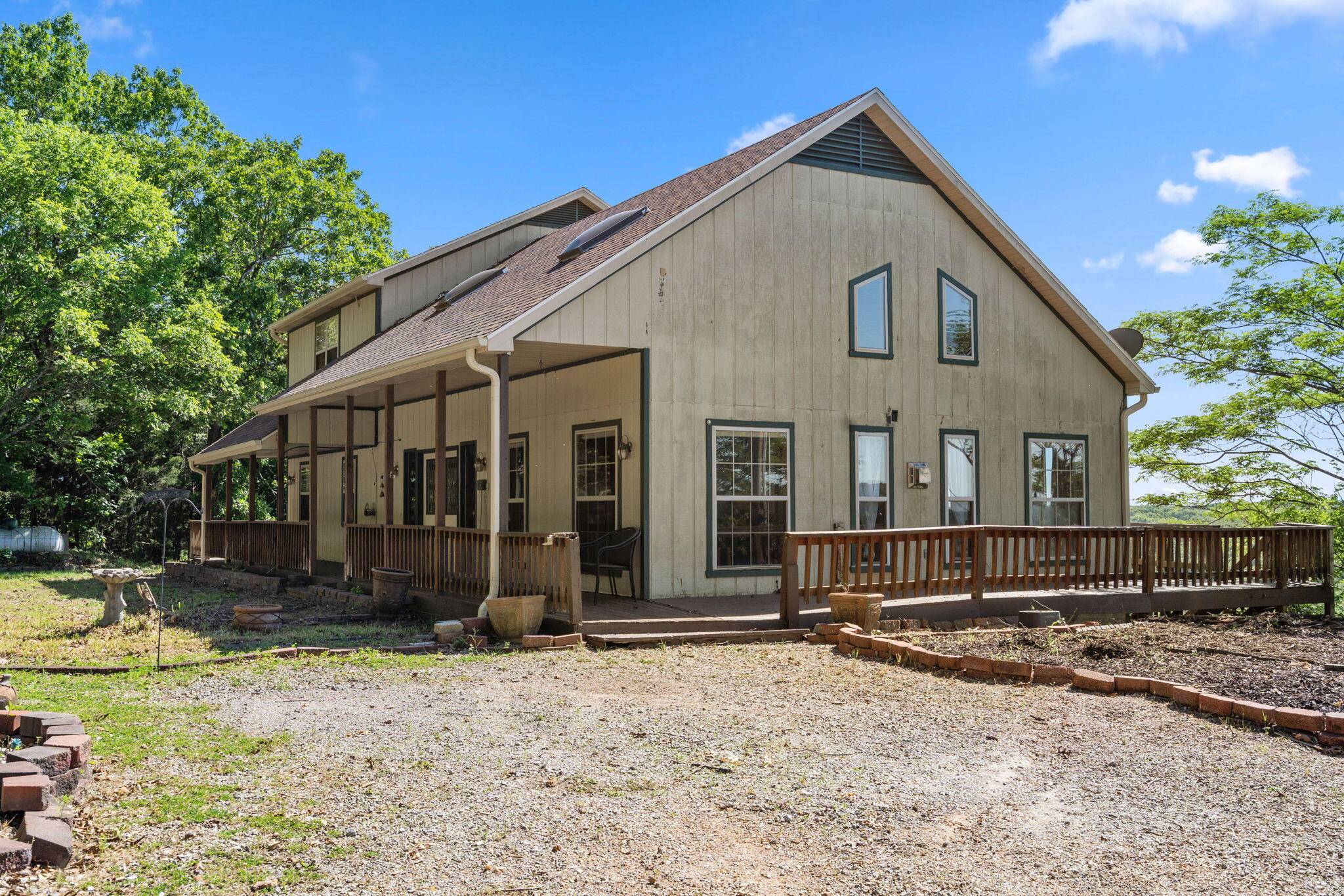 1052 Broken Arrow Estates RD, Lampe, MO 65681