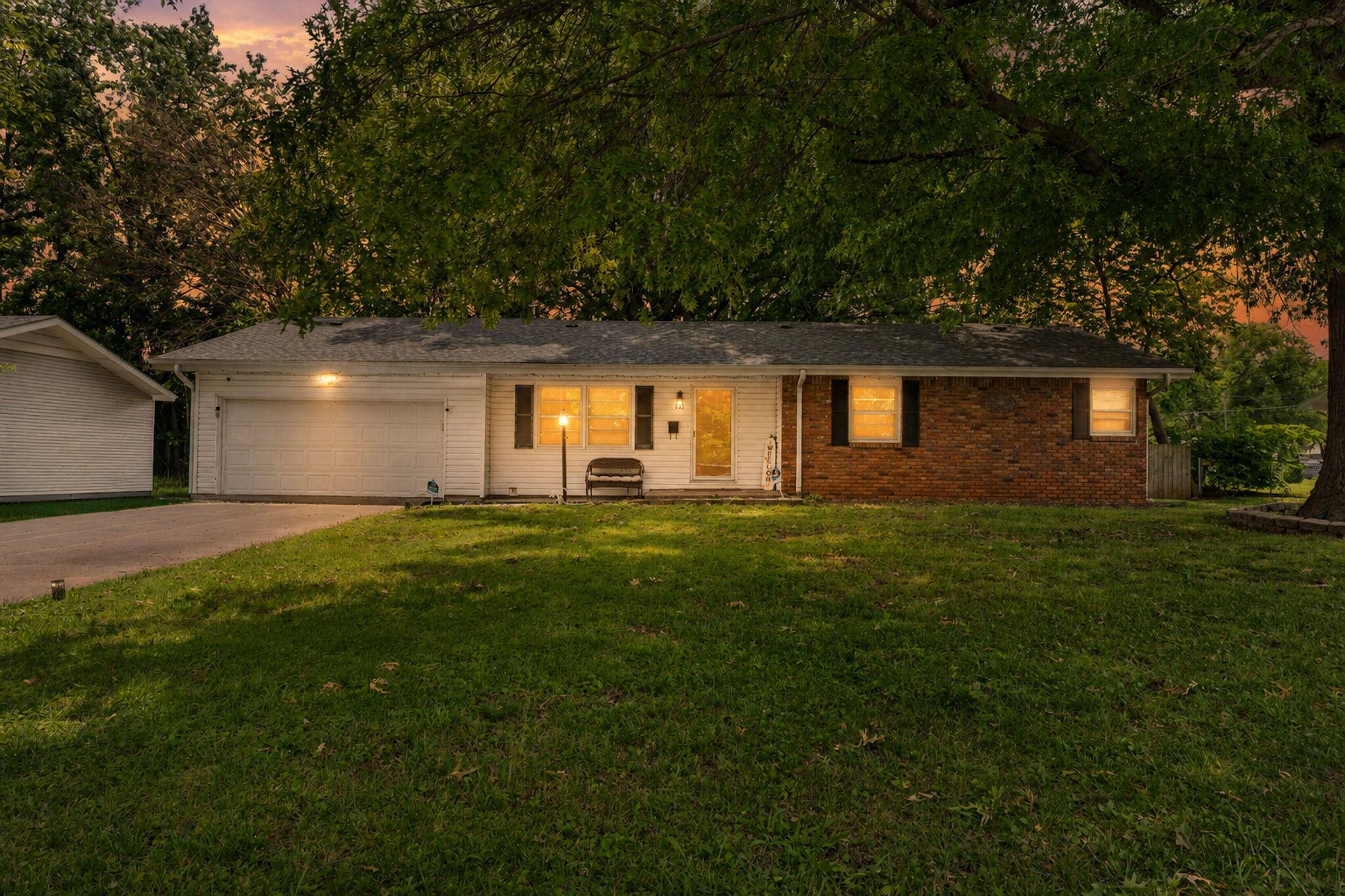 730 W Sylvania ST, Springfield, MO 65807