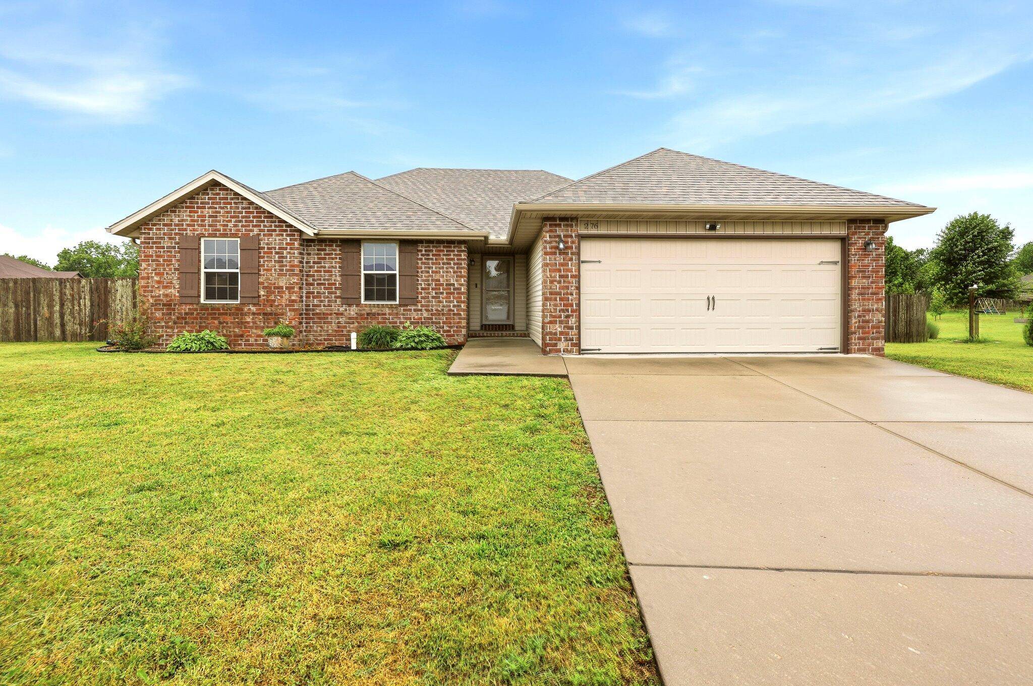 276 E Garnet DR, Republic, MO 65738