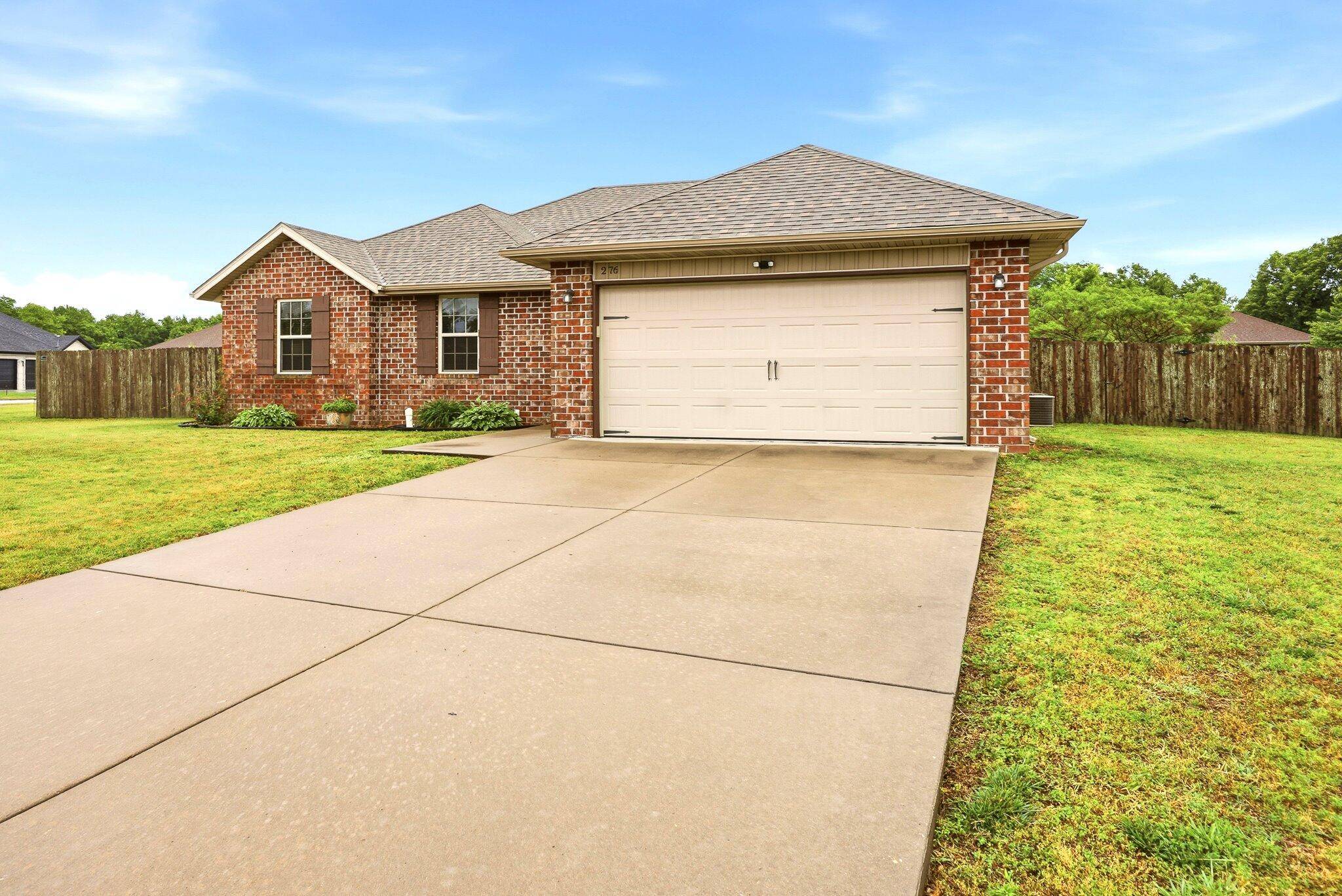 276 E Garnet DR, Republic, MO 65738