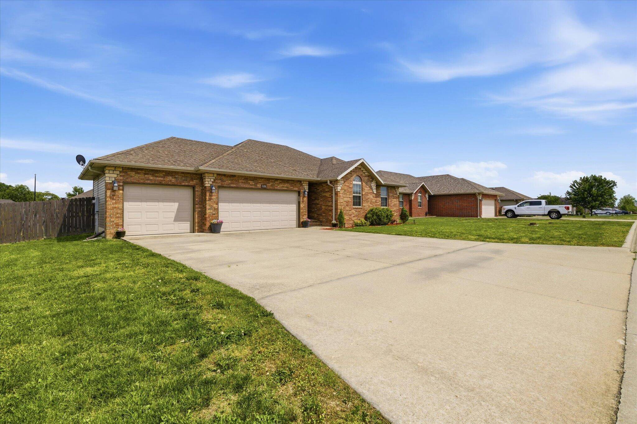 1126 S Rome AVE, Republic, MO 65738