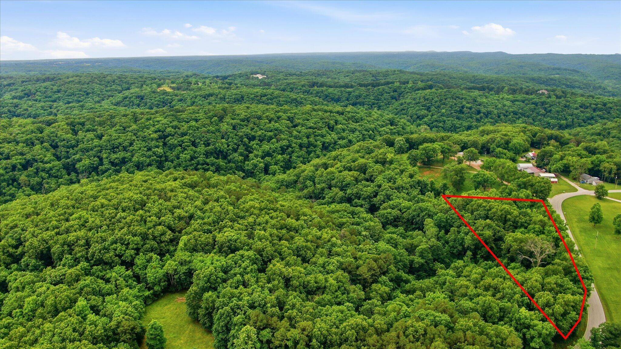 000 Cron RD, Lampe, MO 65681