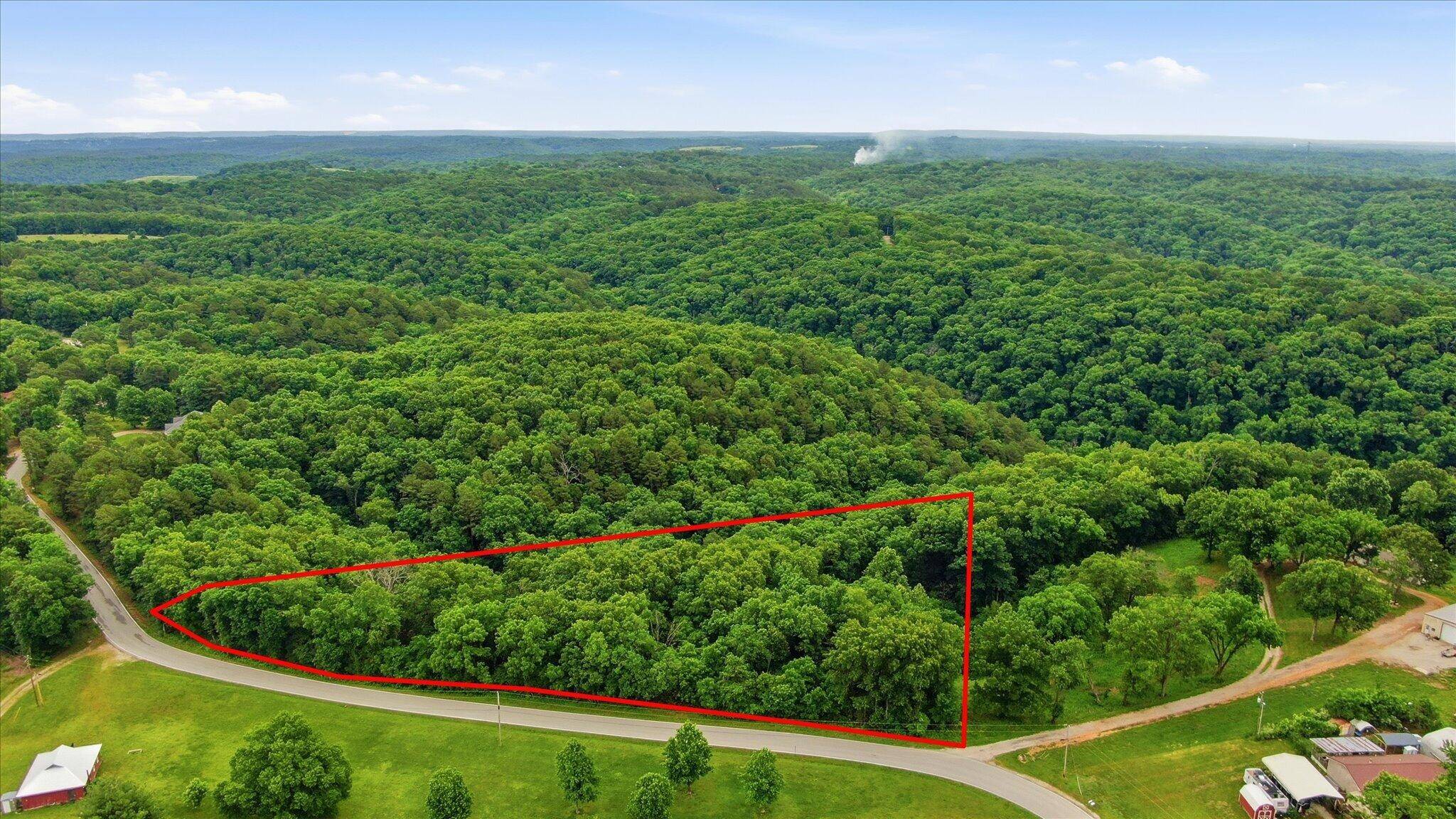 000 Cron RD, Lampe, MO 65681
