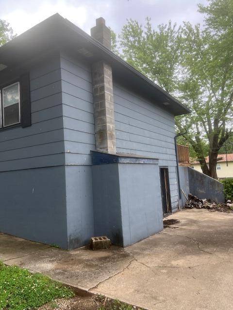 716 N Terrace LN, Stockton, MO 65785