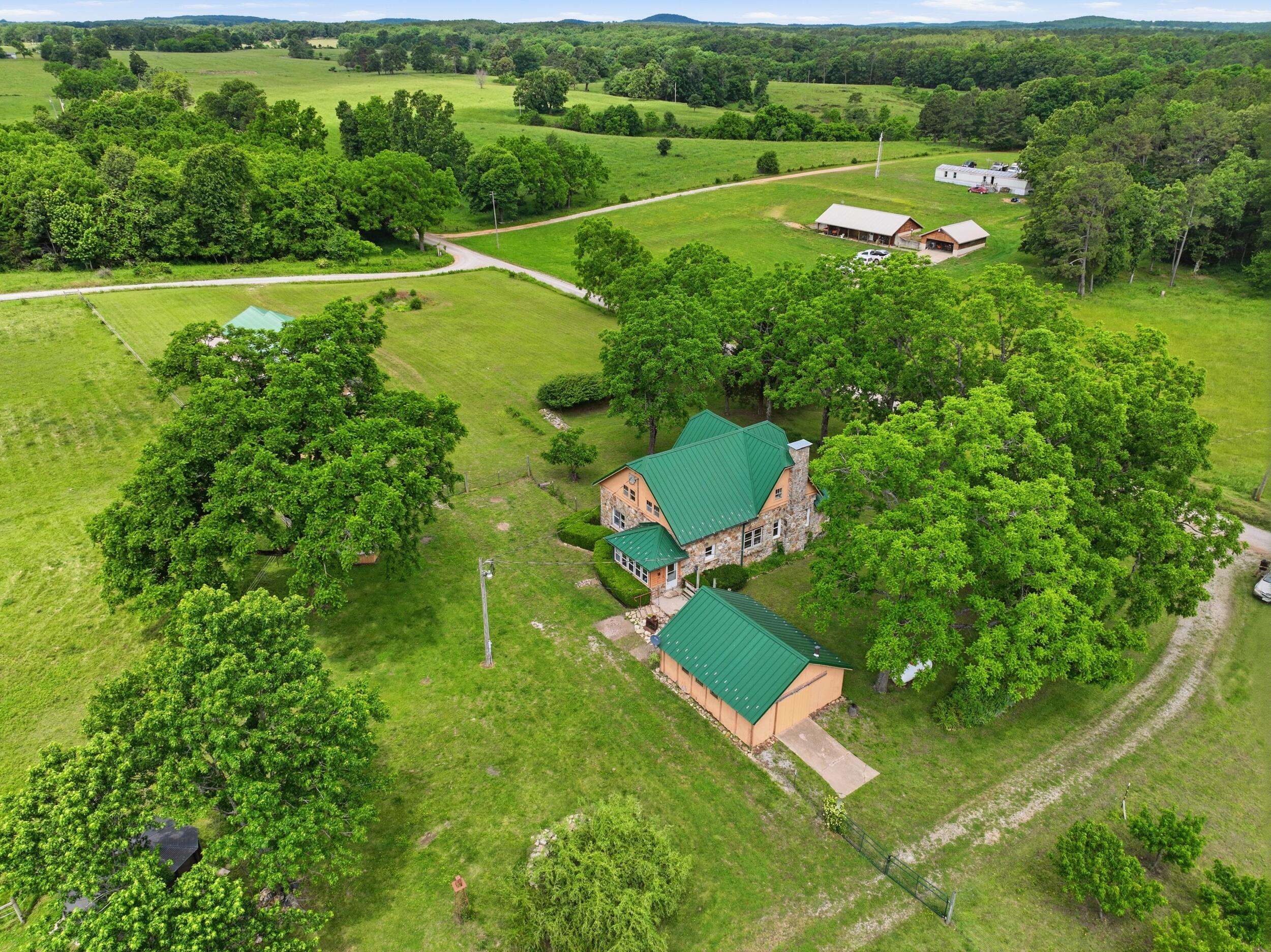 2886 County Road 382, Dora, MO 65637