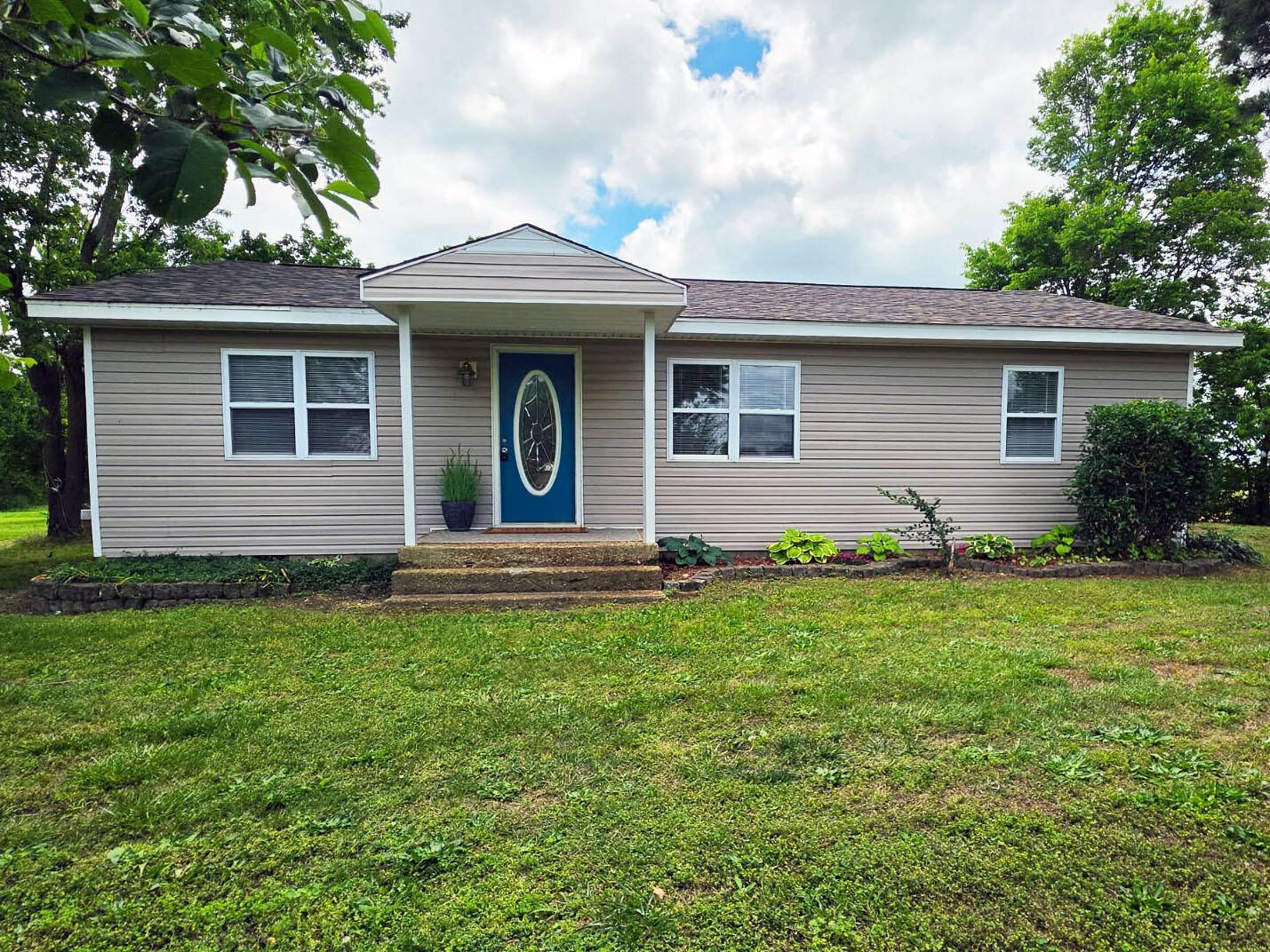 109 Manilla ST, Koshkonong, MO 65692