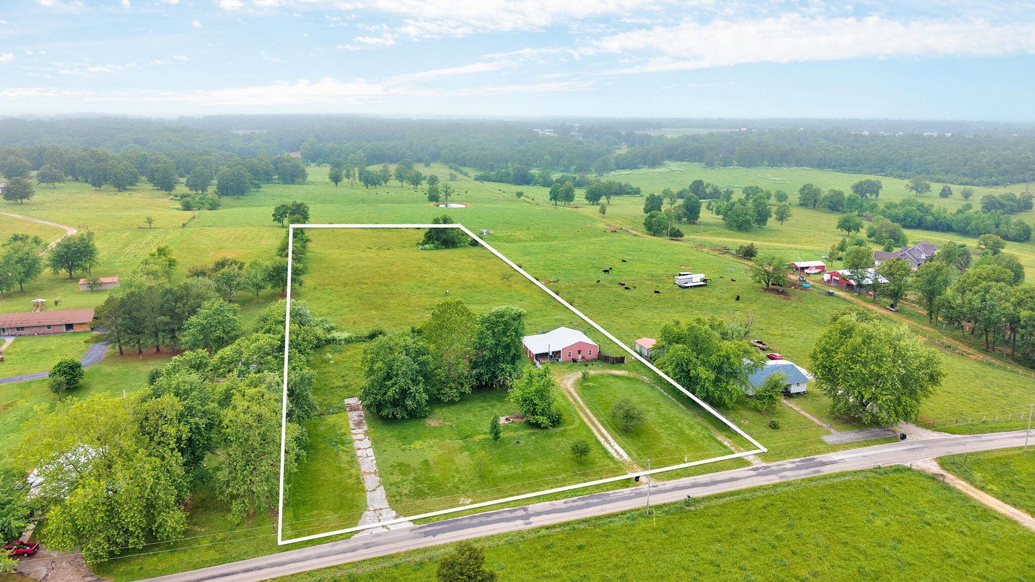 22783 Lawrence 1210, Aurora, MO 65605