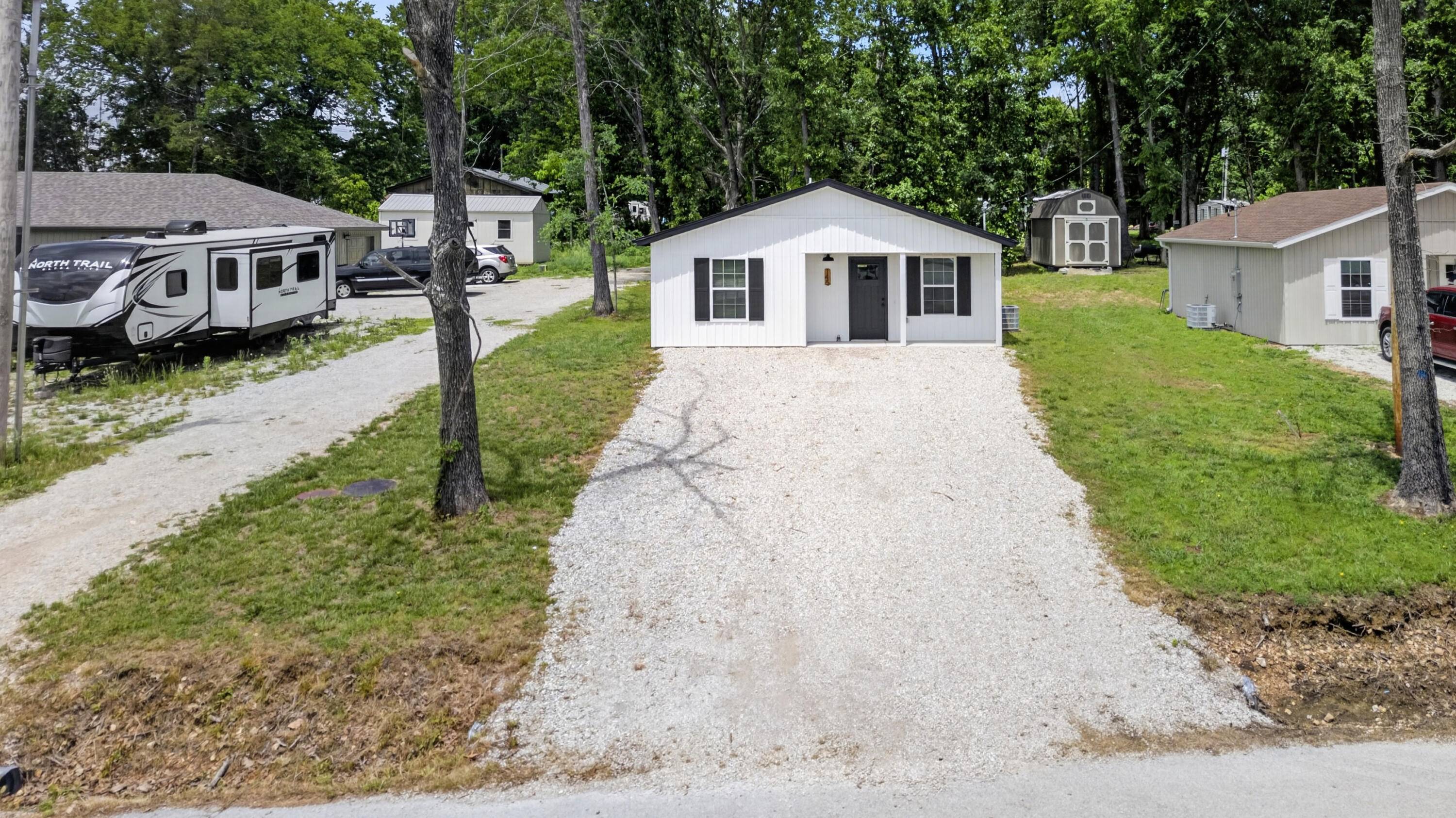 145 Mccann RD, Powersite, MO 65731