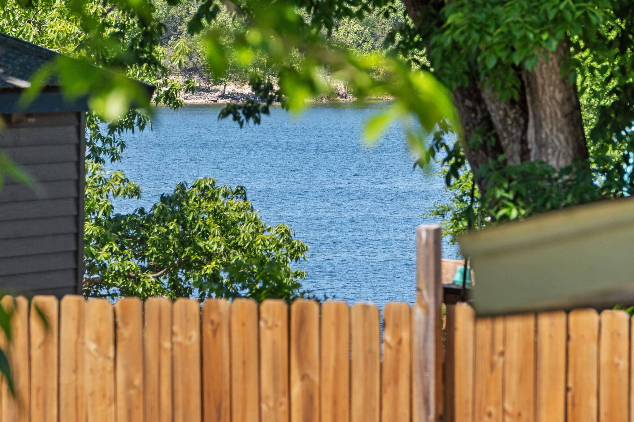 410 Tablerock CIR, Branson, MO 65616