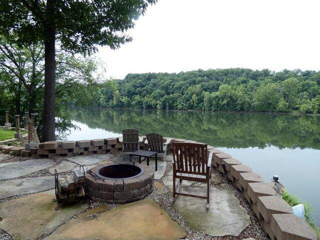484 Arrowhead CIR, Rockaway Beach, MO 65740