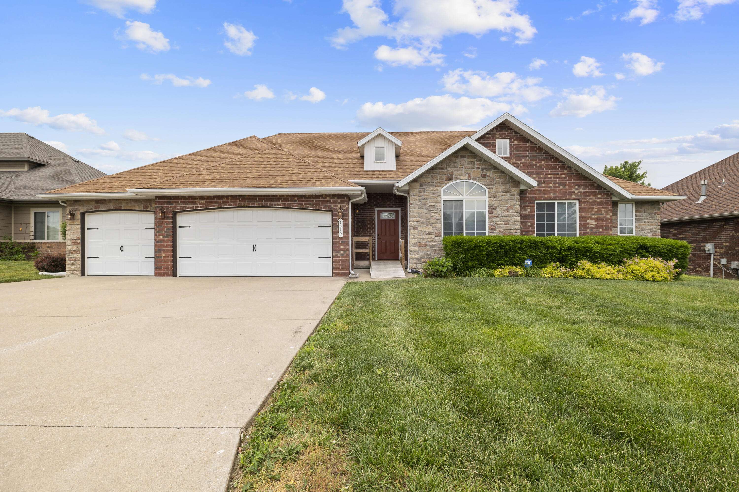 1515 S Natchez RD, Republic, MO 65738