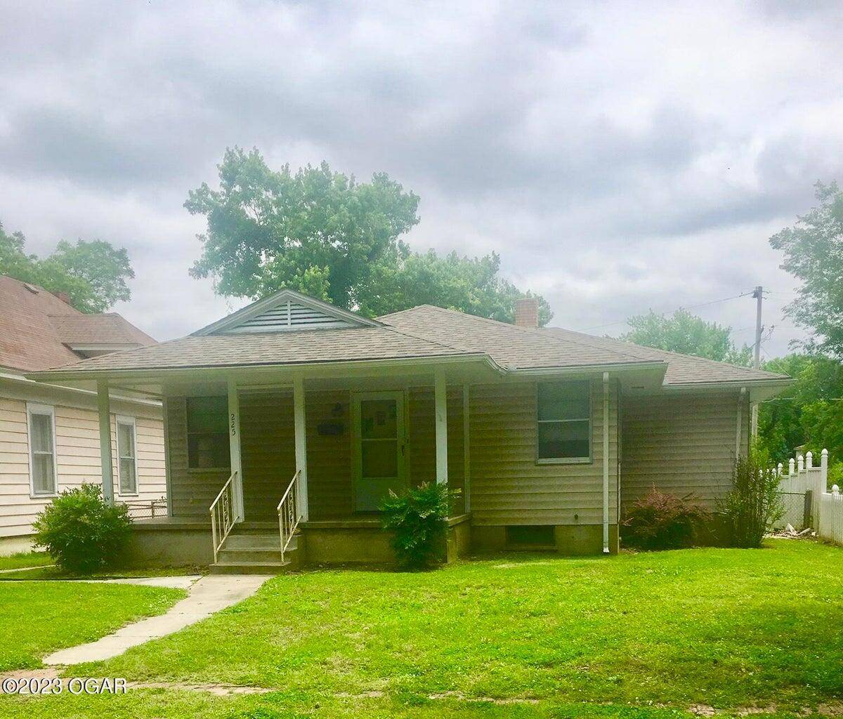 225 N Jackson AVE, Joplin, MO 64801