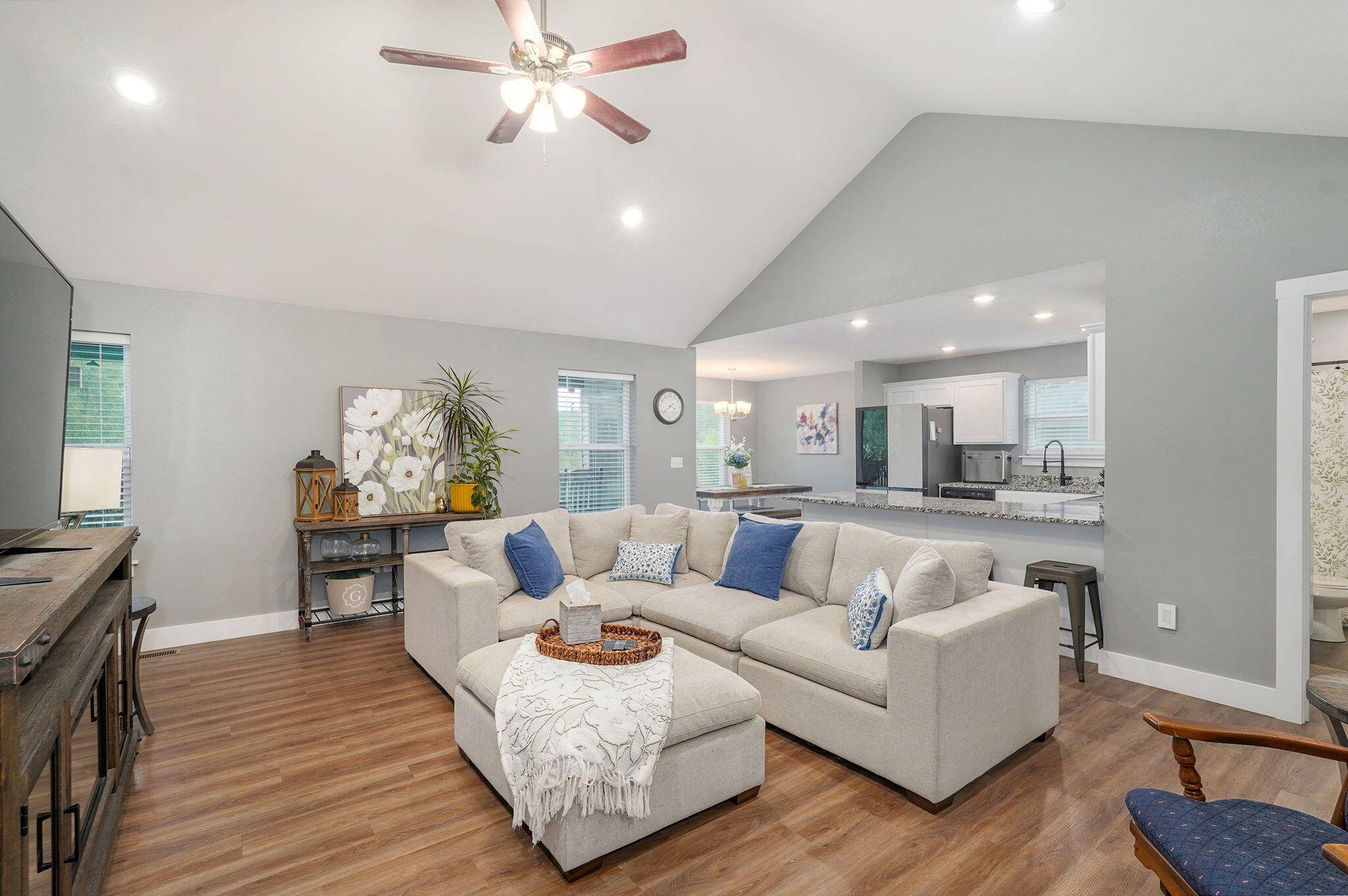 175 Sunrise Villa DR, Branson, MO 65616
