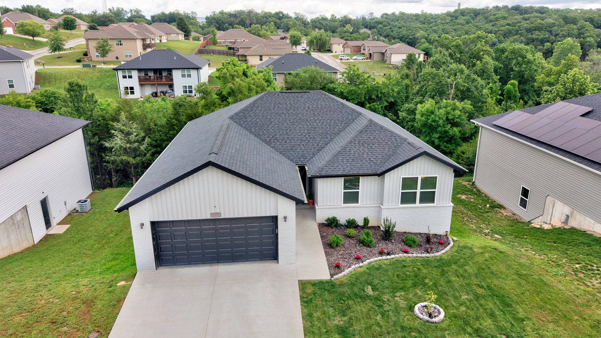 175 Sunrise Villa DR, Branson, MO 65616