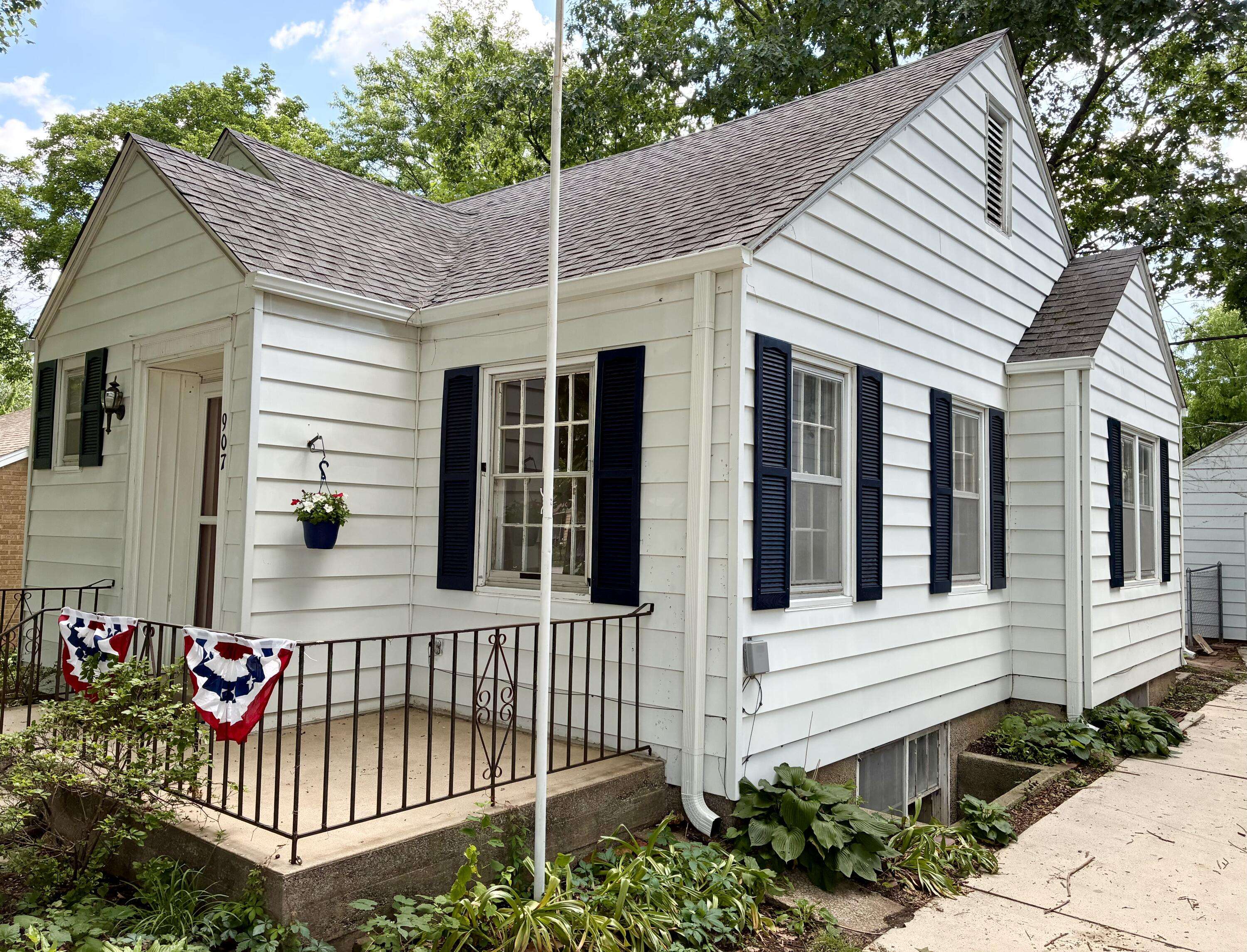 907 S Mcgregor ST, Carthage, MO 64836