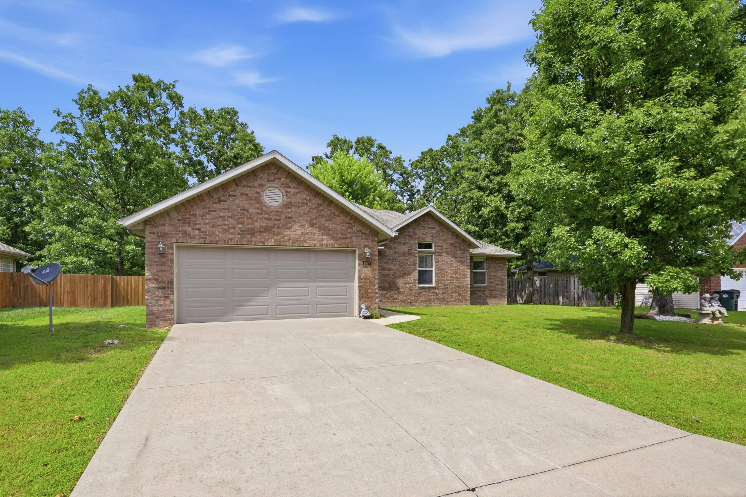 1027 Nickolas ST, Aurora, MO 65605