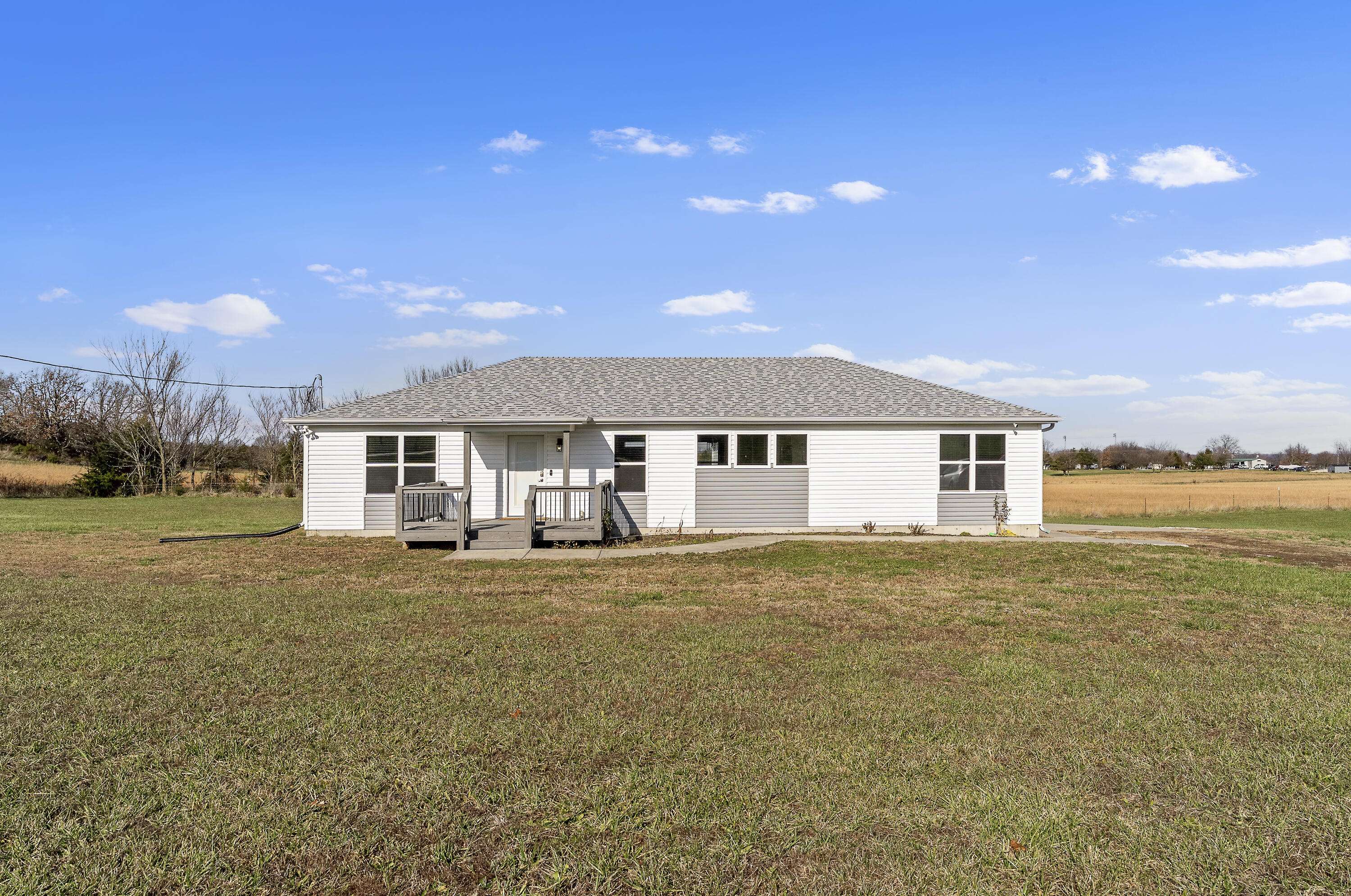 1000 W Miller ST, Pleasant Hope, MO 65725