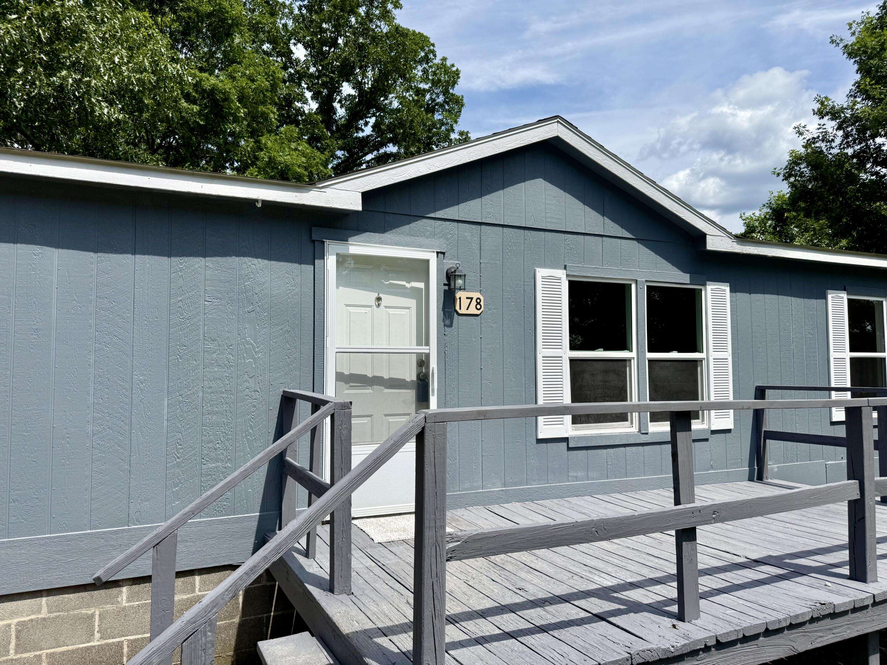 178 Pine RD, Rockaway Beach, MO 65740